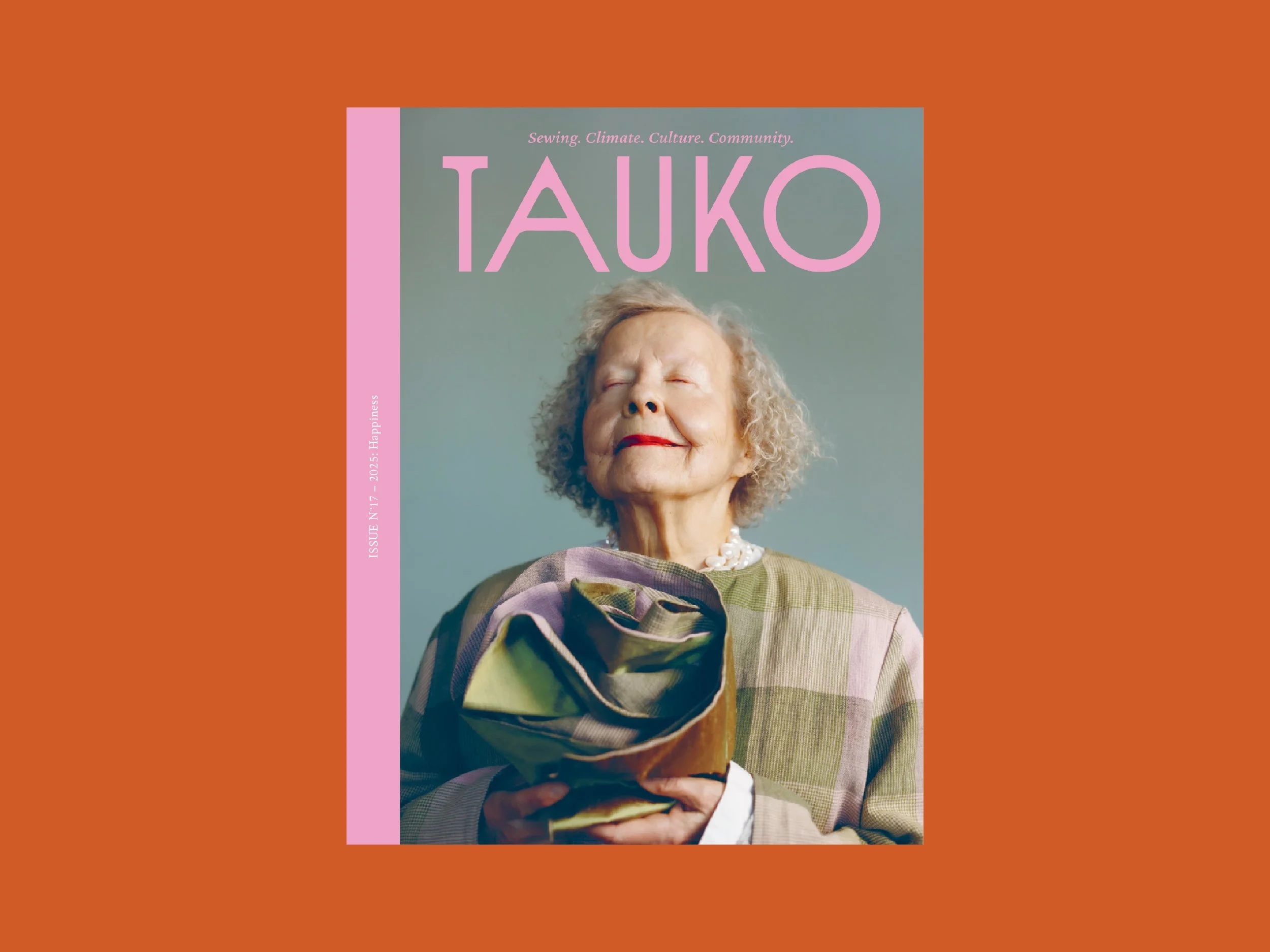 TAUKO_Mockup_Spreads issue no.17 print final.jpg