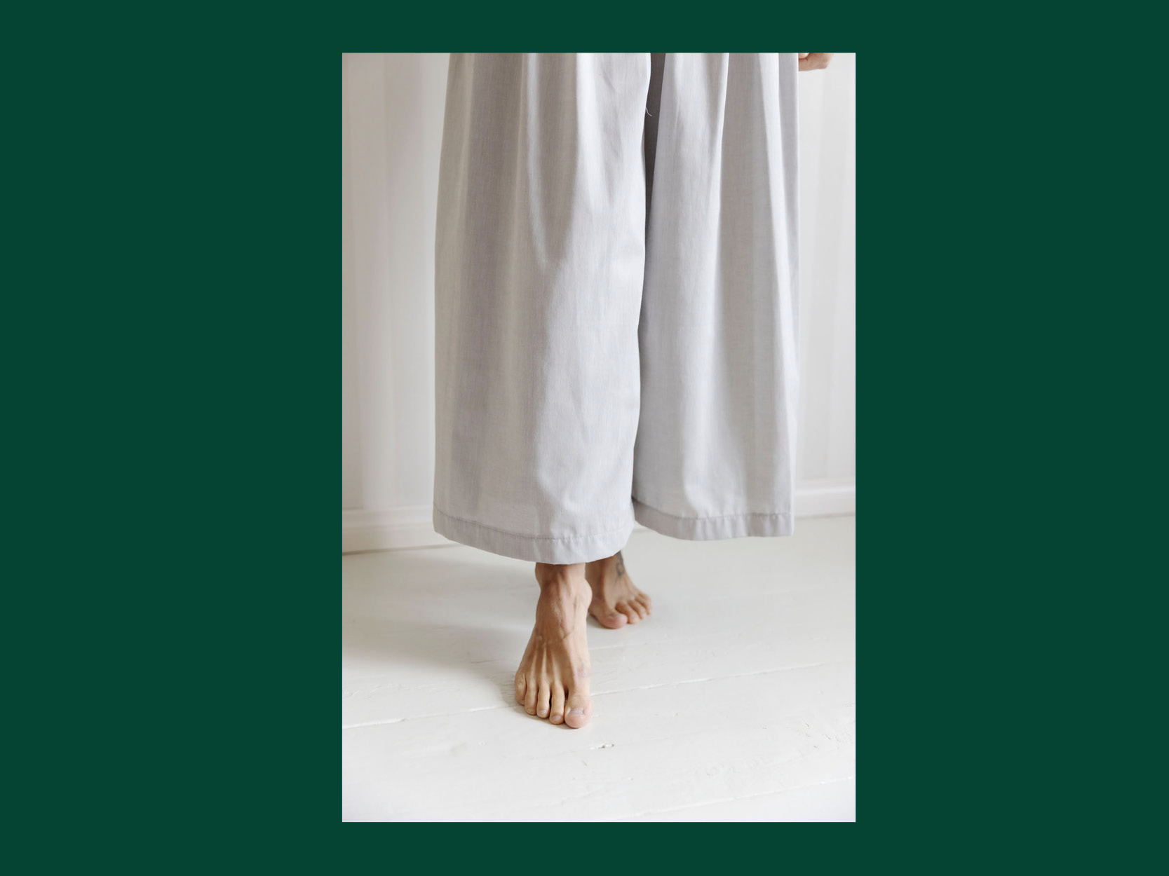 Shop_800x600px Saga-sample grey-1.png