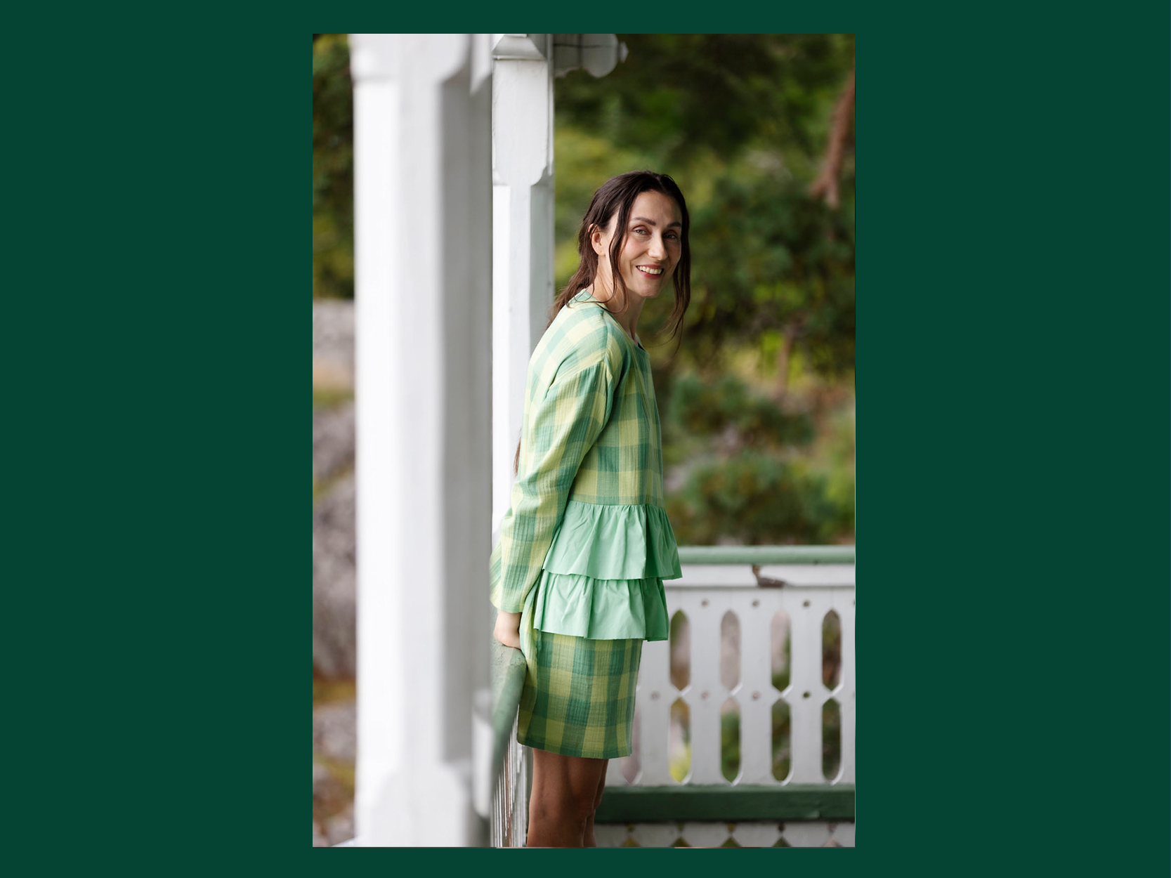Shop_800x600px MORE FRILLS PLS-sample-3.png
