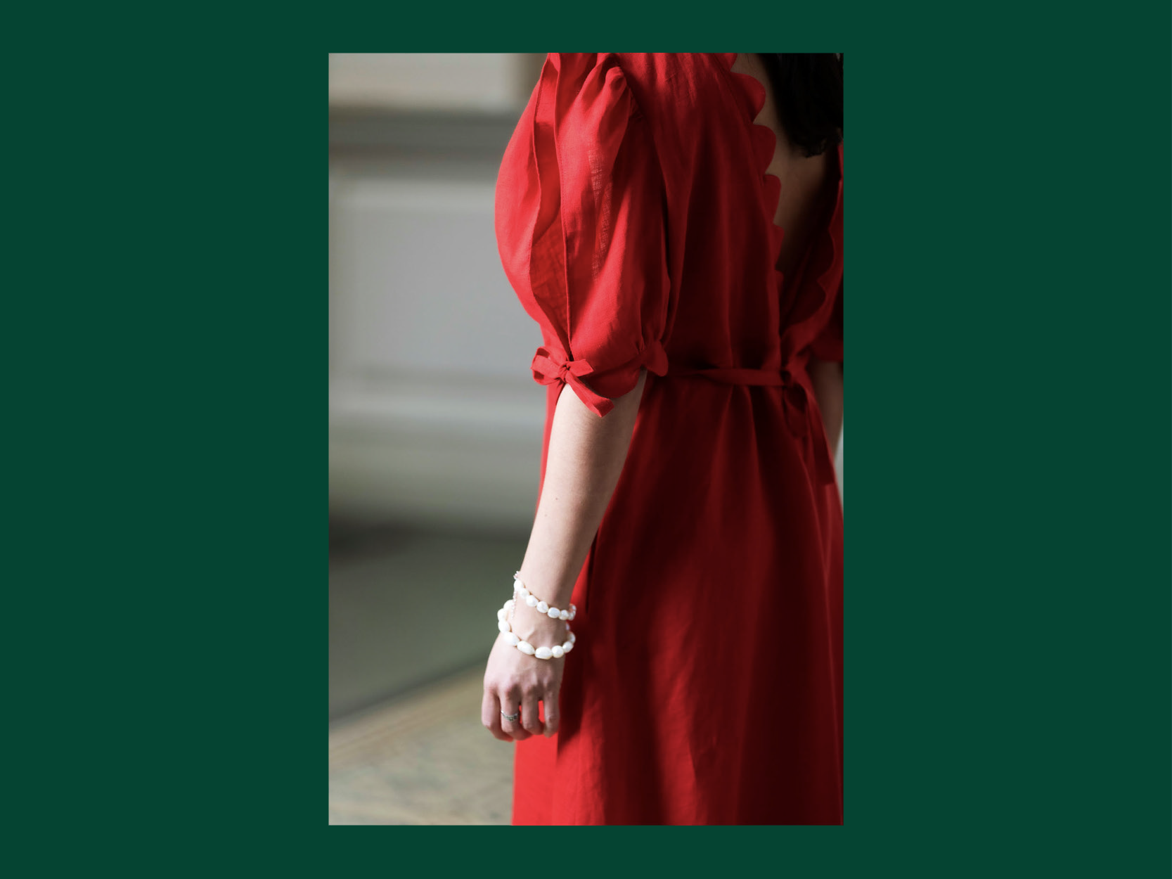 Shop_800x600px SELENA-sample-dress-red-1.png