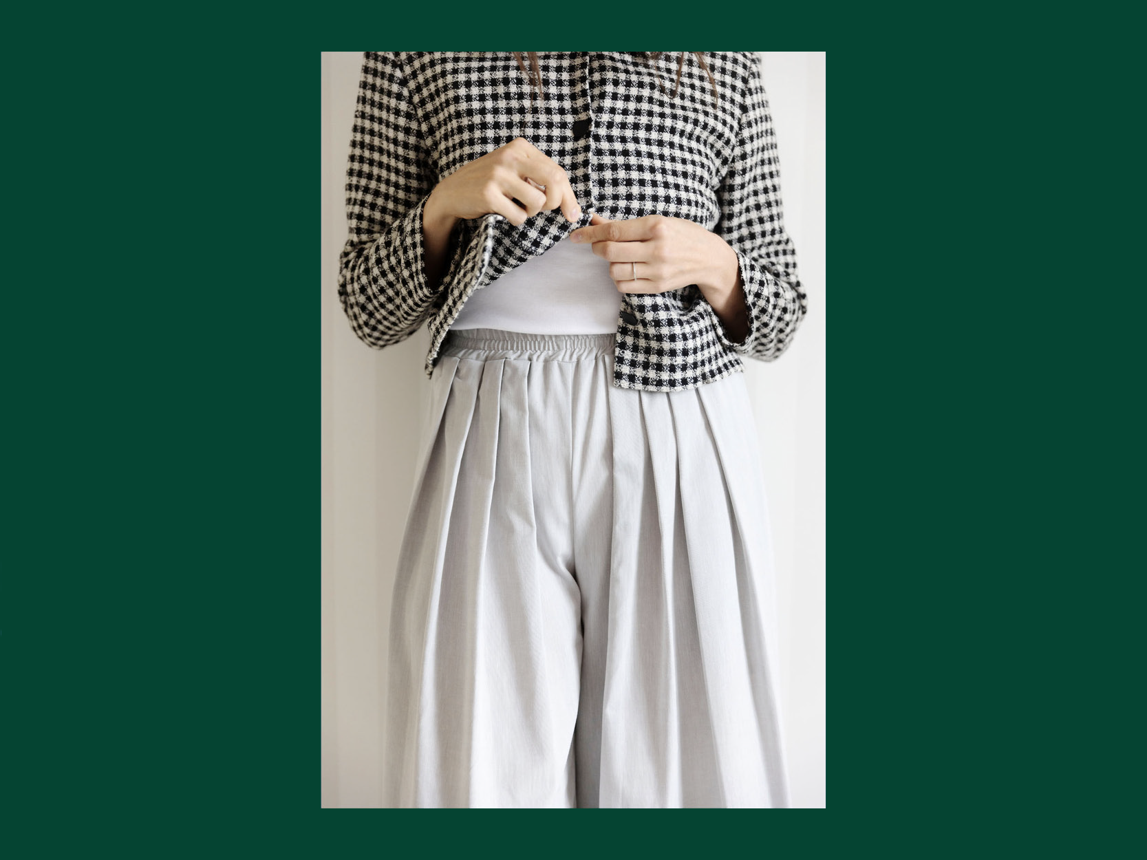 Shop_800x600px Saga-sample grey-3.png
