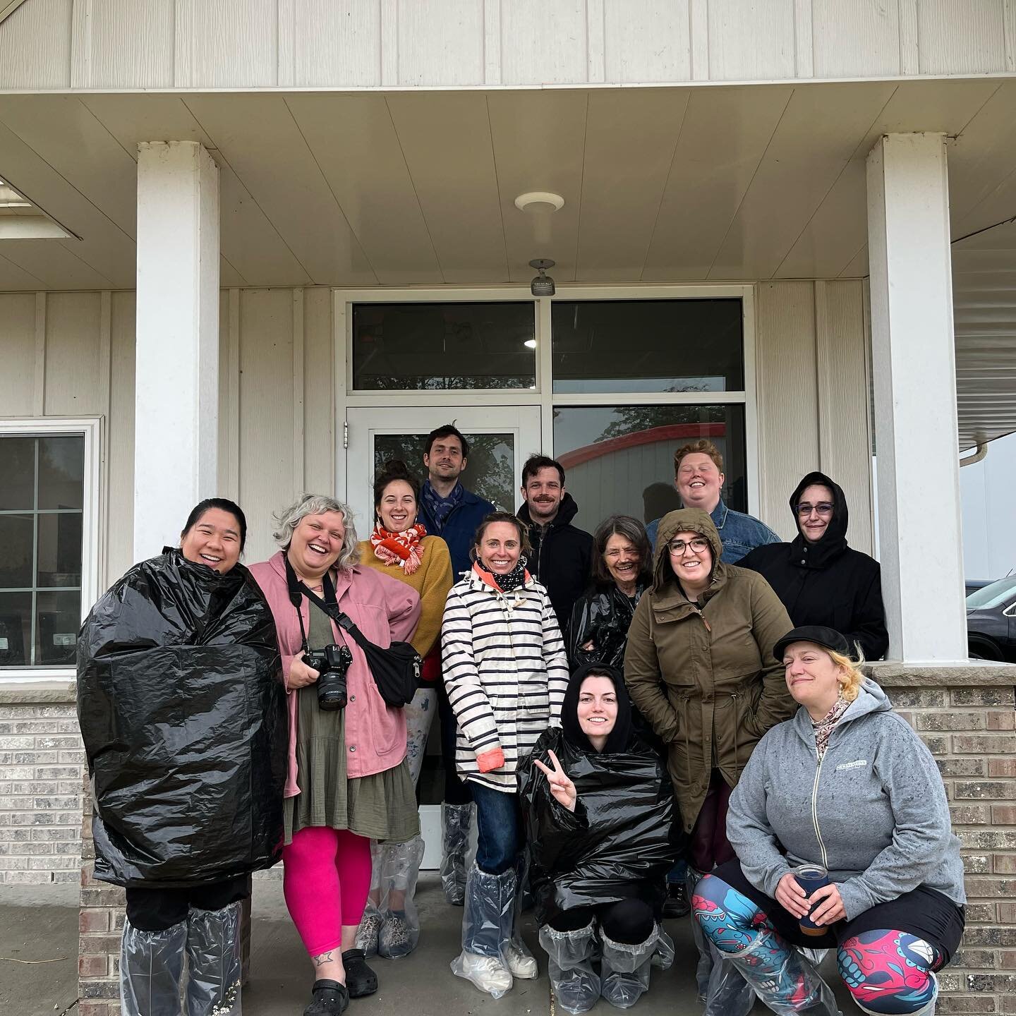 This crowd braved some unruly weather to check out the creamery and play with goats! Thank you for visiting #cmifinalists and letting us share what we do 🇺🇸🐐🧀