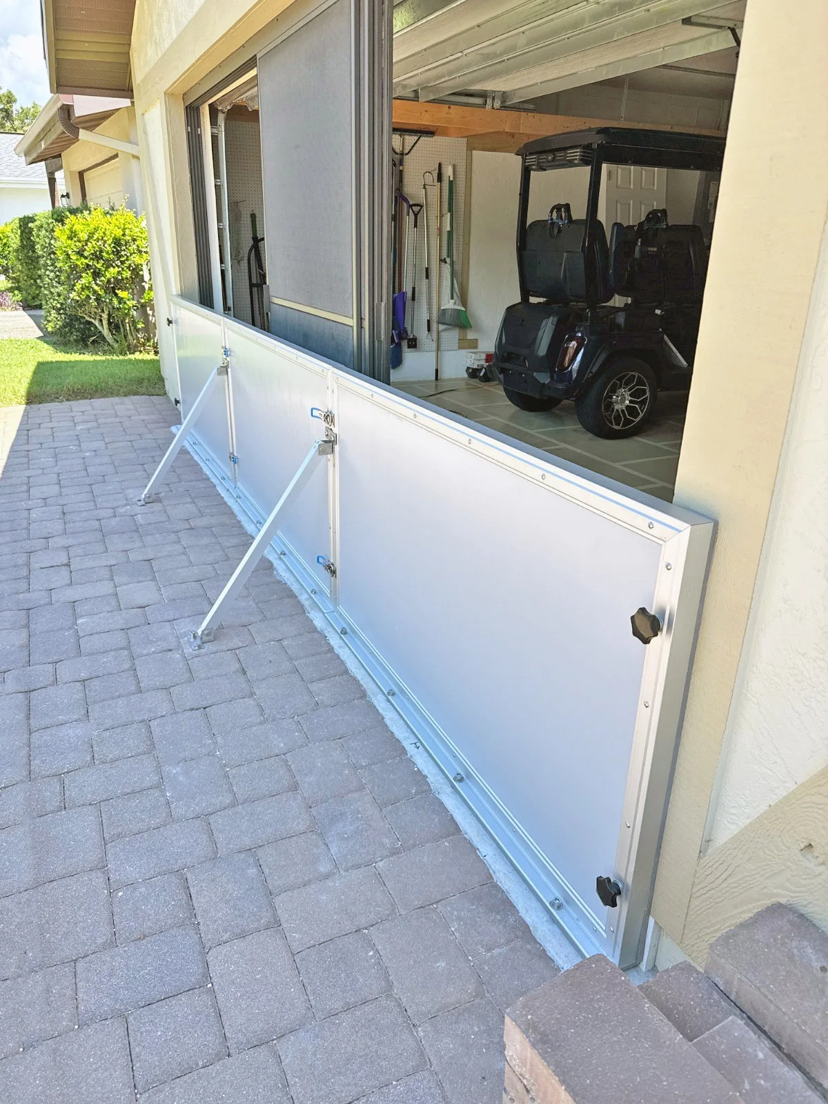 flood barrier for entryways