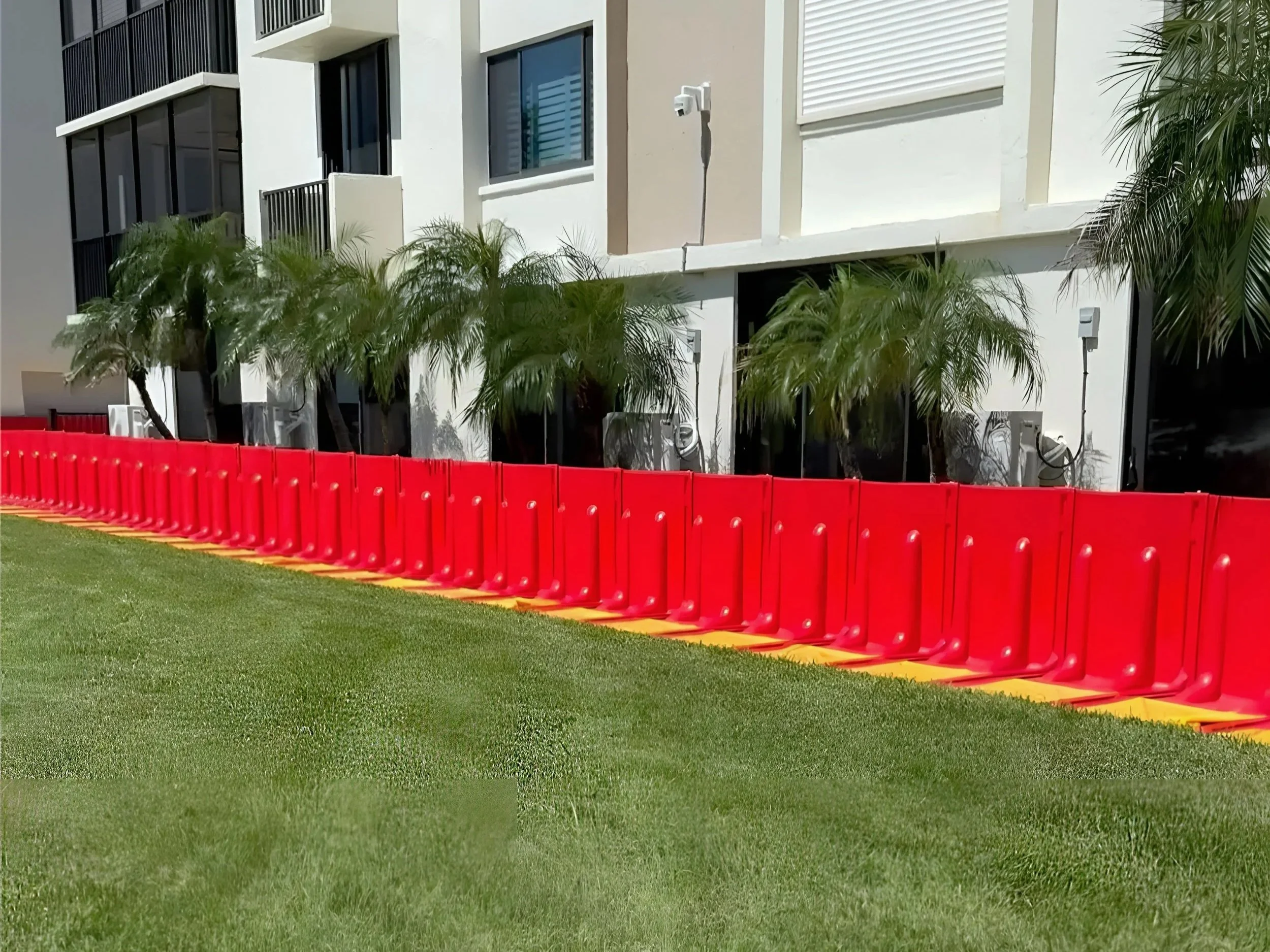 Extra tall temporary flood barrier