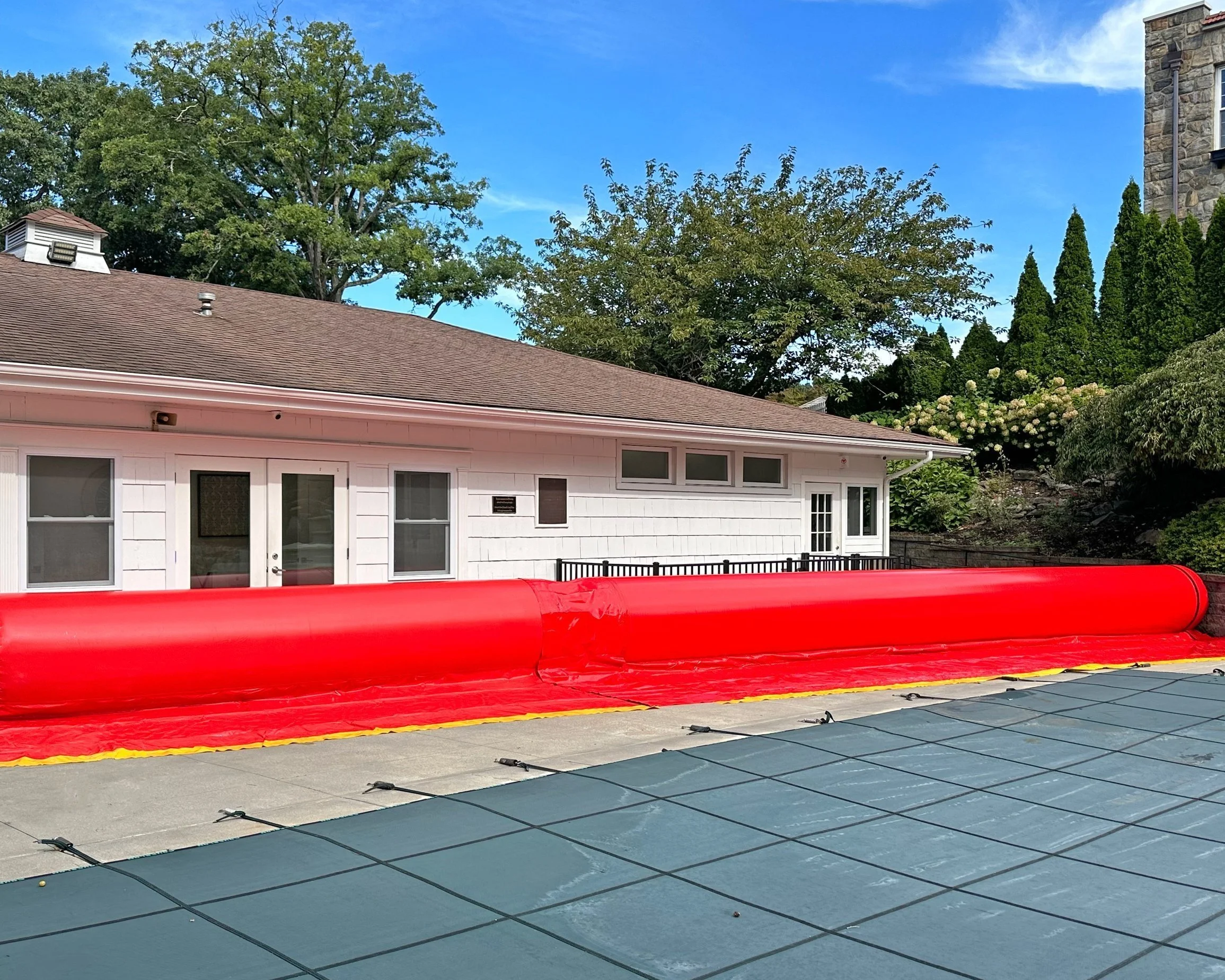 inflatable flood tube for home protection