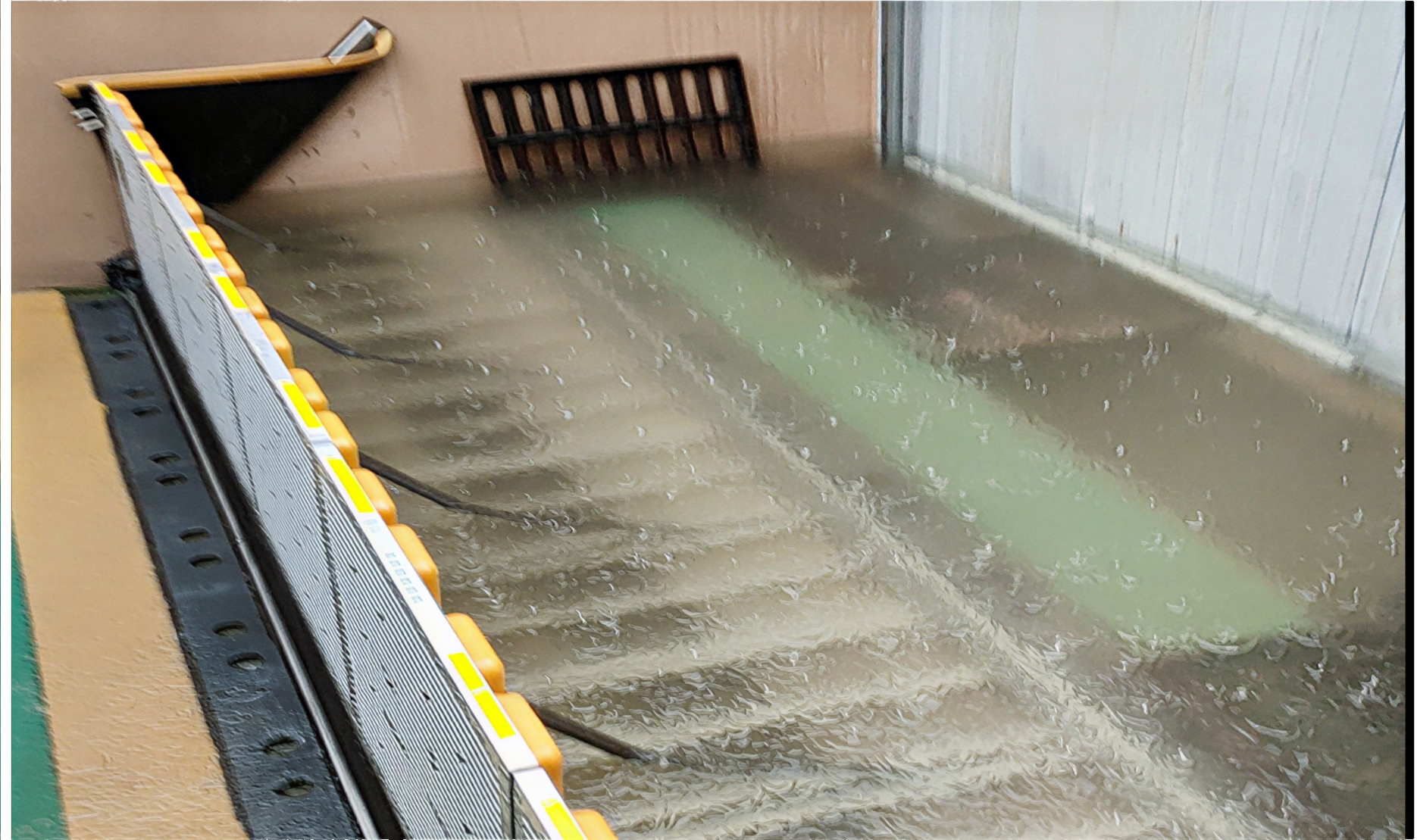 Water testing Oyster flood barrier (Copy)