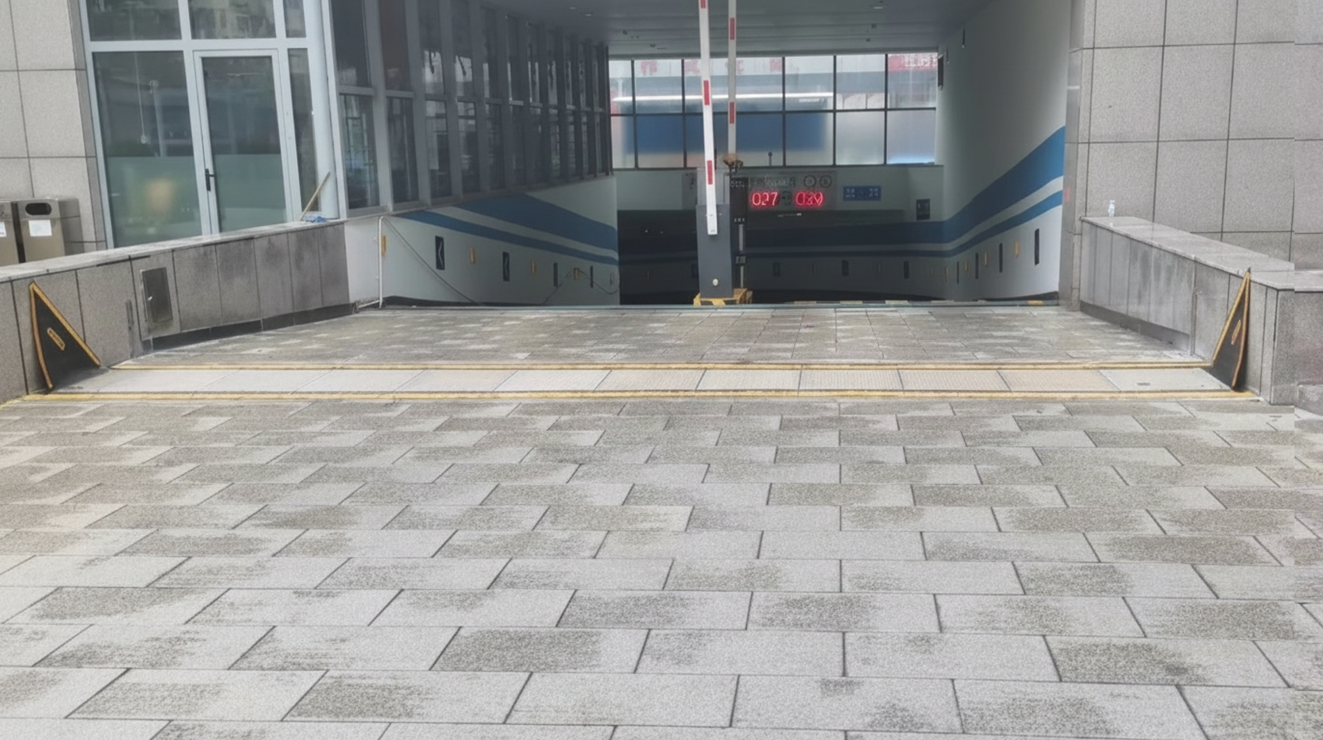 Mall parking garage flooding prevention (Copy)