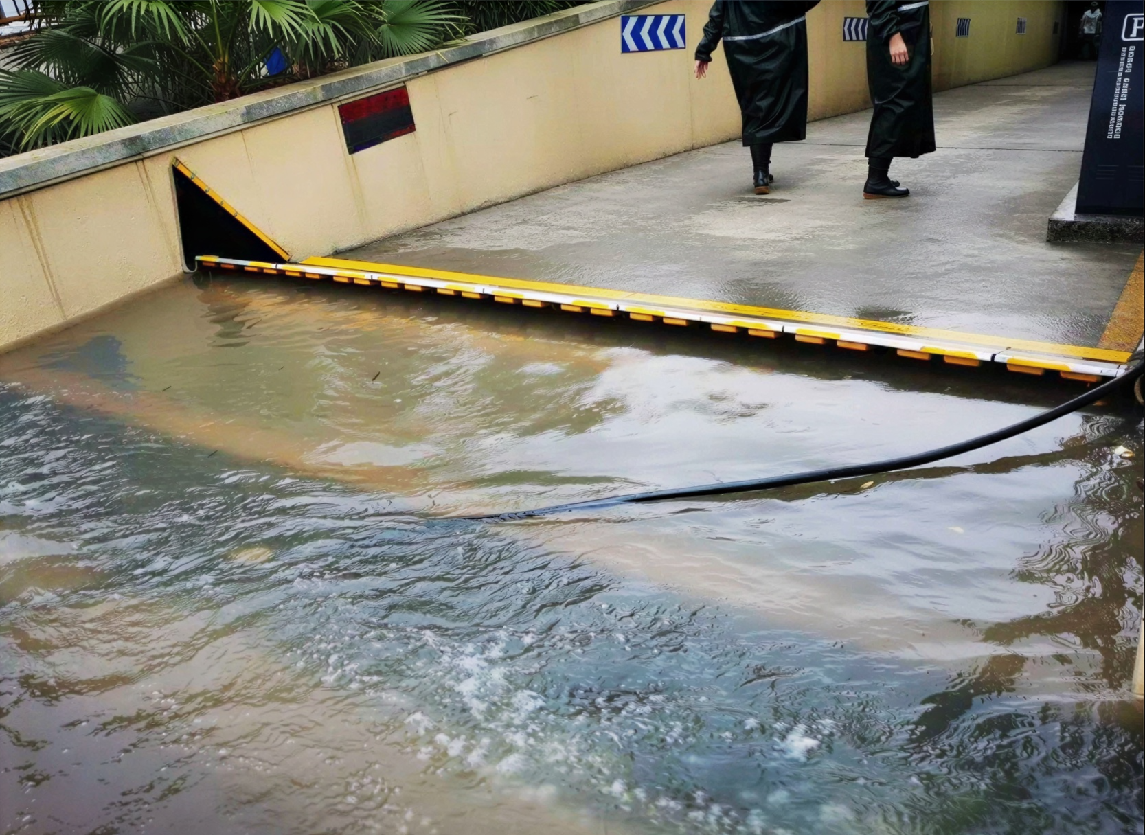 Water raising flood wall for protection (Copy)