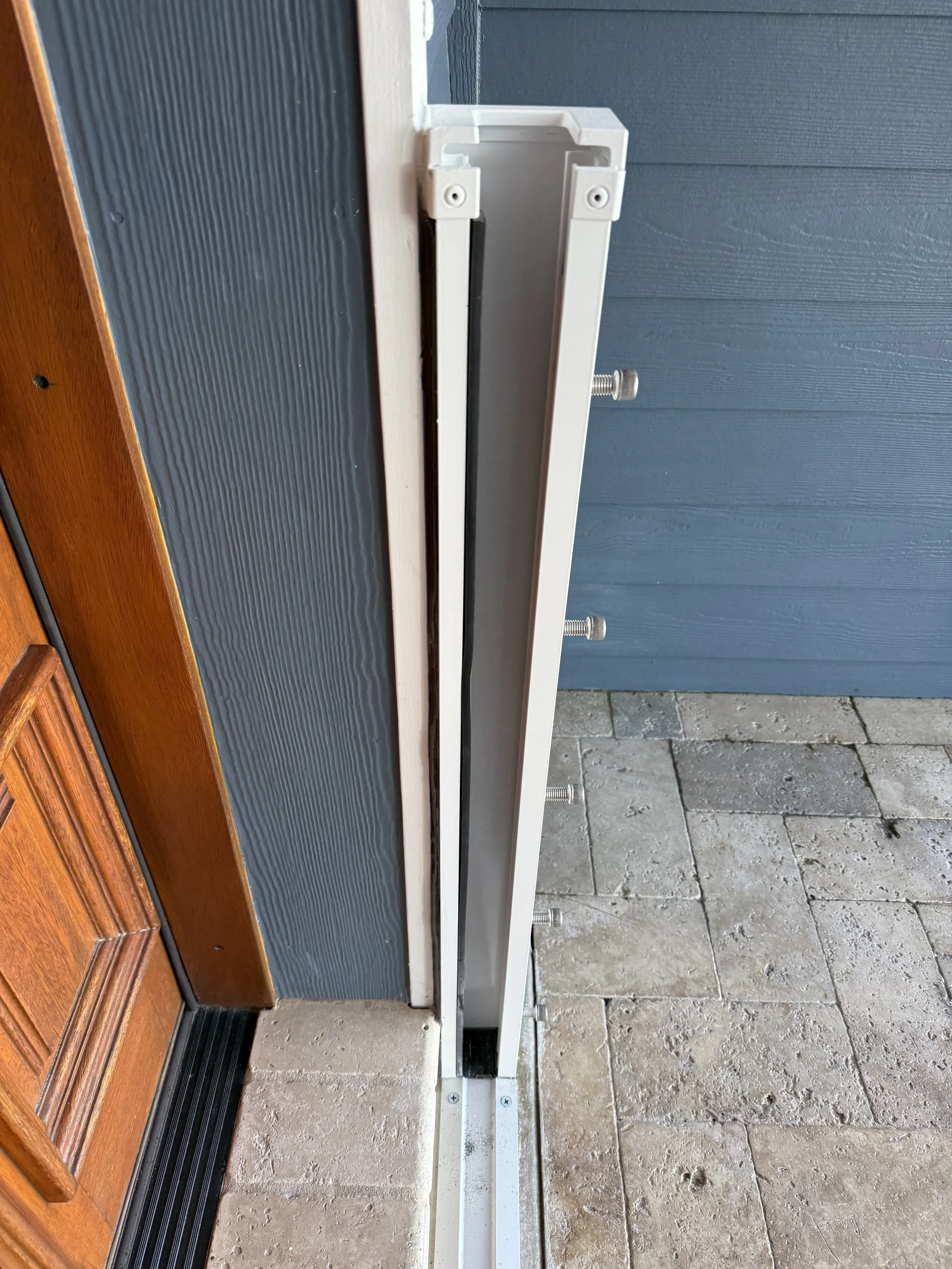 Flood log system sealing