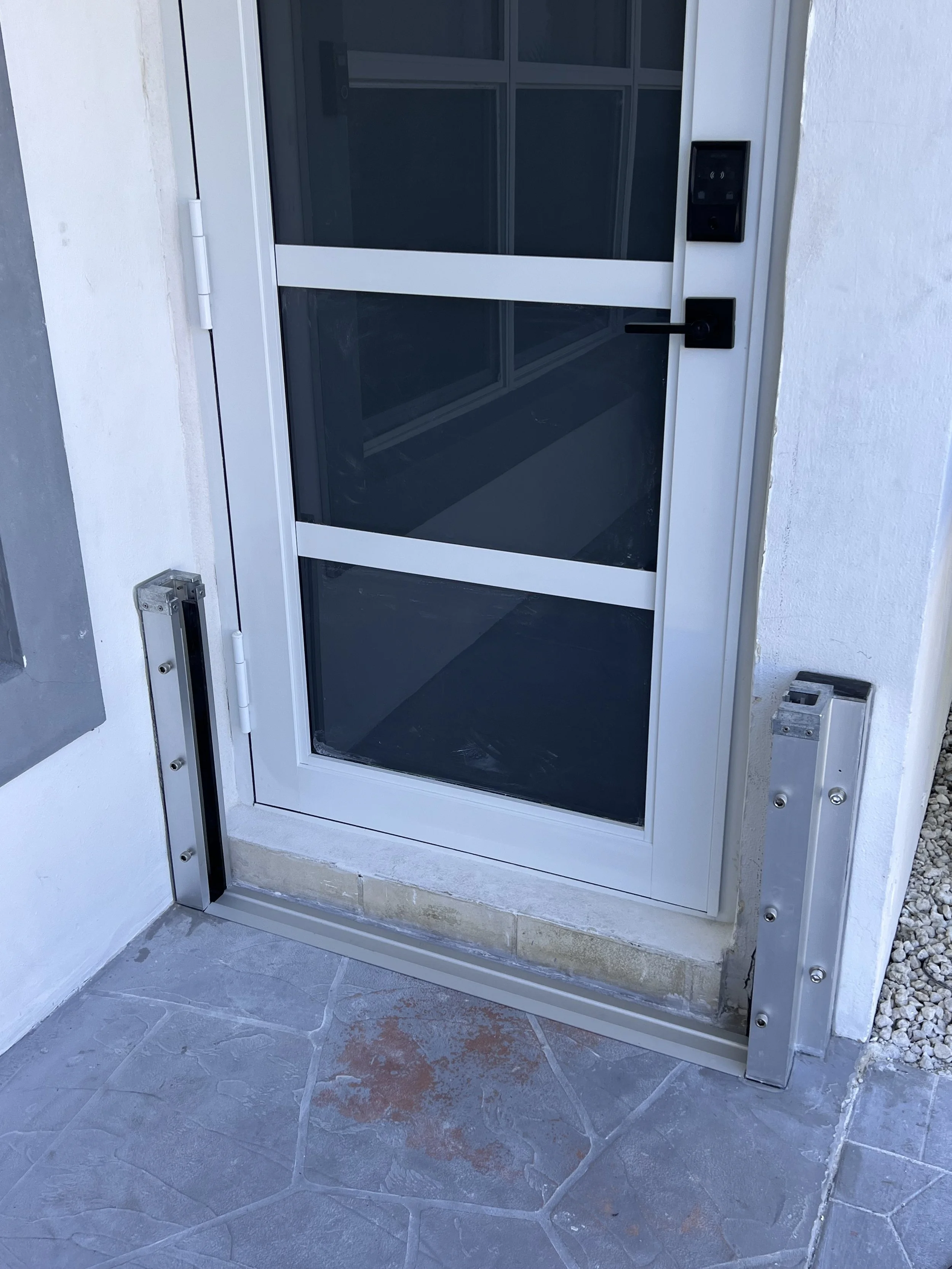 Flood panel sealing extrusion