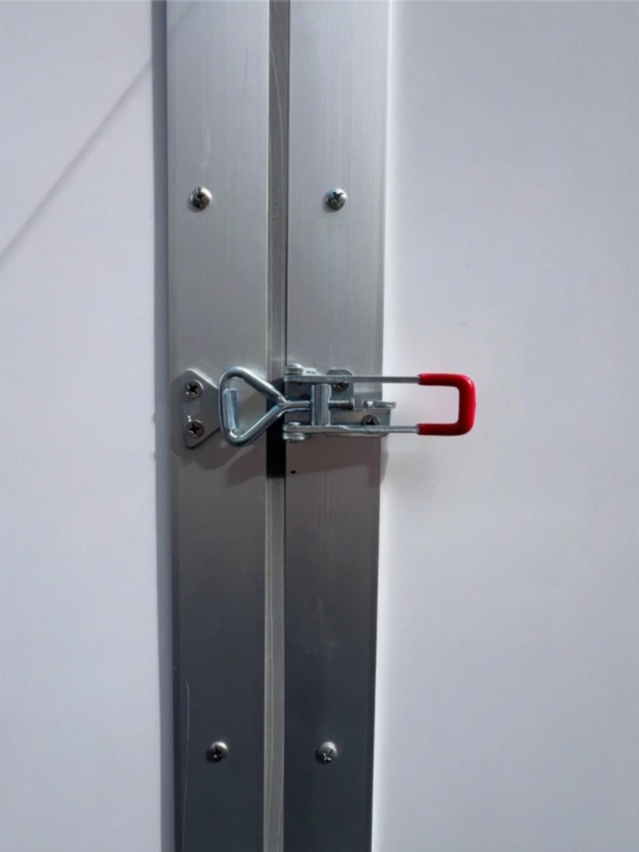 BlueFIN™ Latch Connection System