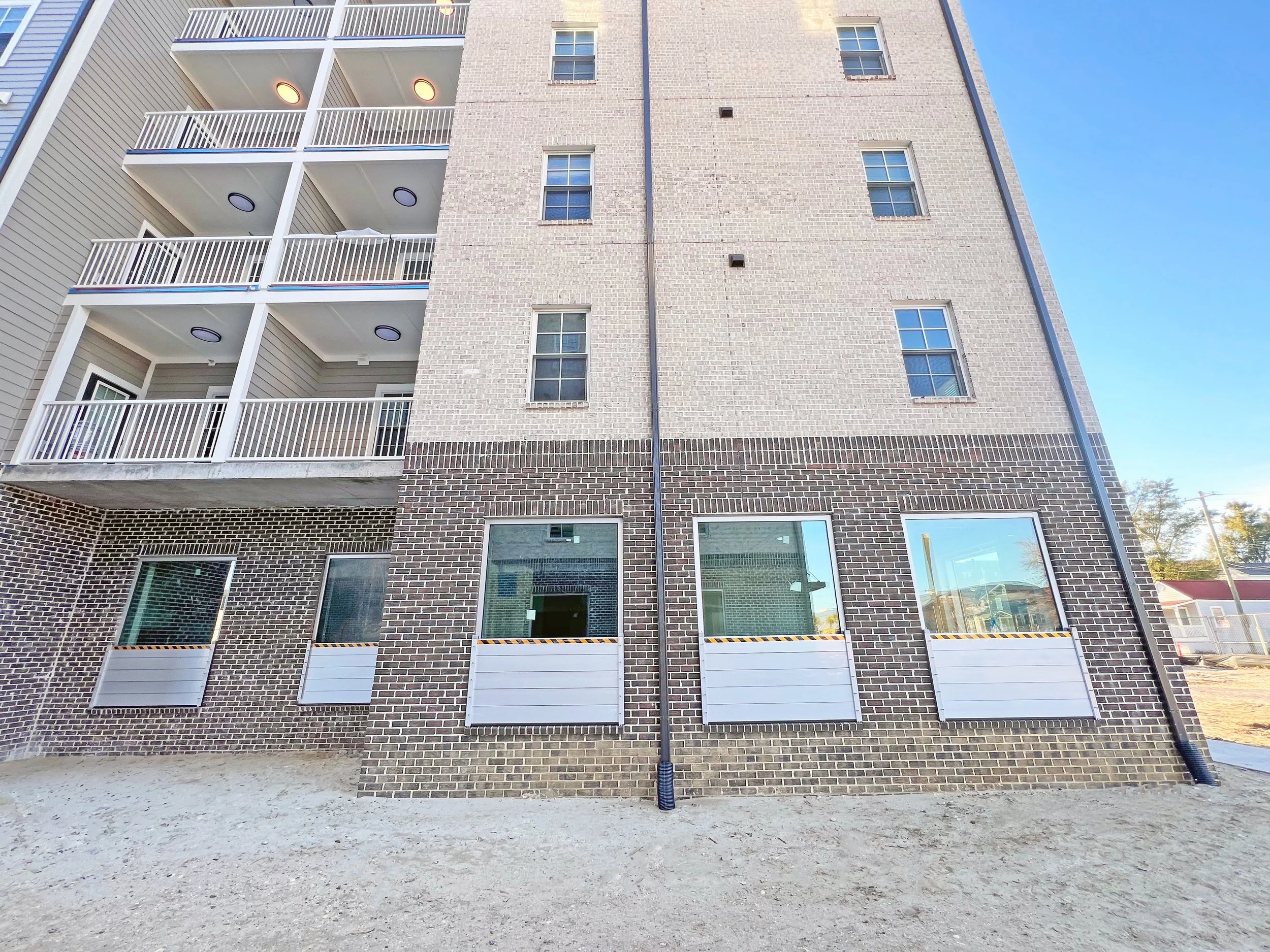 Creative+Builders+-+James+Lewis+Apt+21+Hanover+St+-+Charleston+SC+2+-+IMG_3905+-+Edited (6).jpg