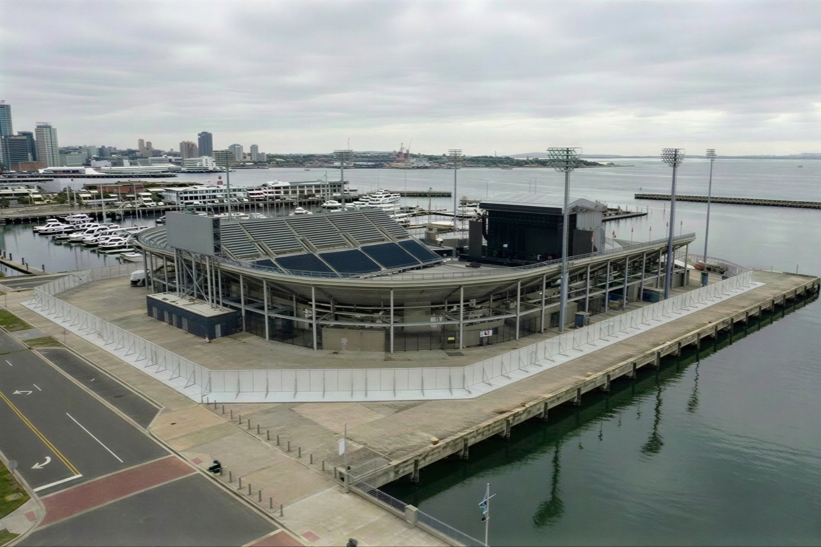 BlueFIN™ perimeter flood wall for infrastructure