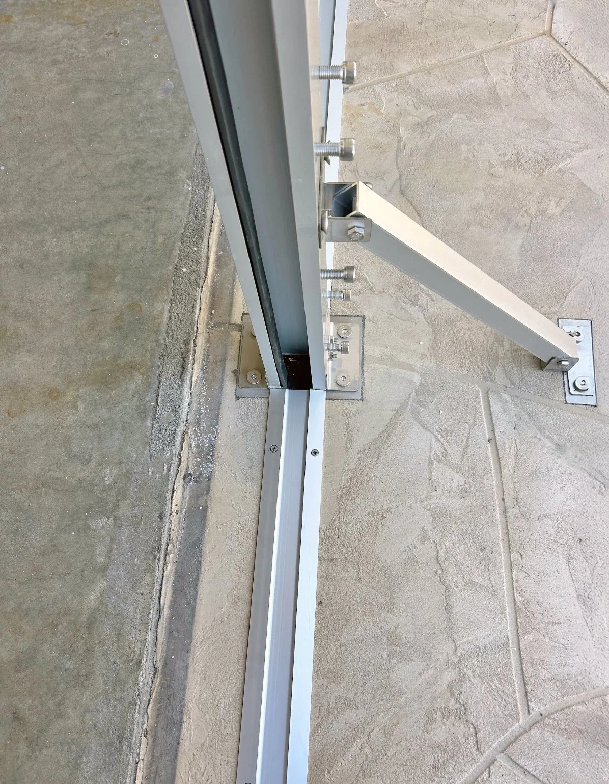 Hammerhead patented flood panel aluminum sealing plate