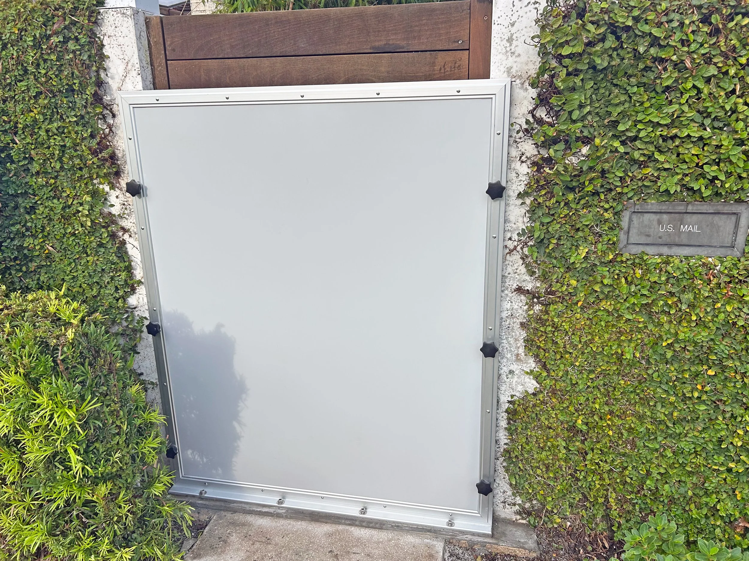 Non-Permanent Mounted Flood Barrier