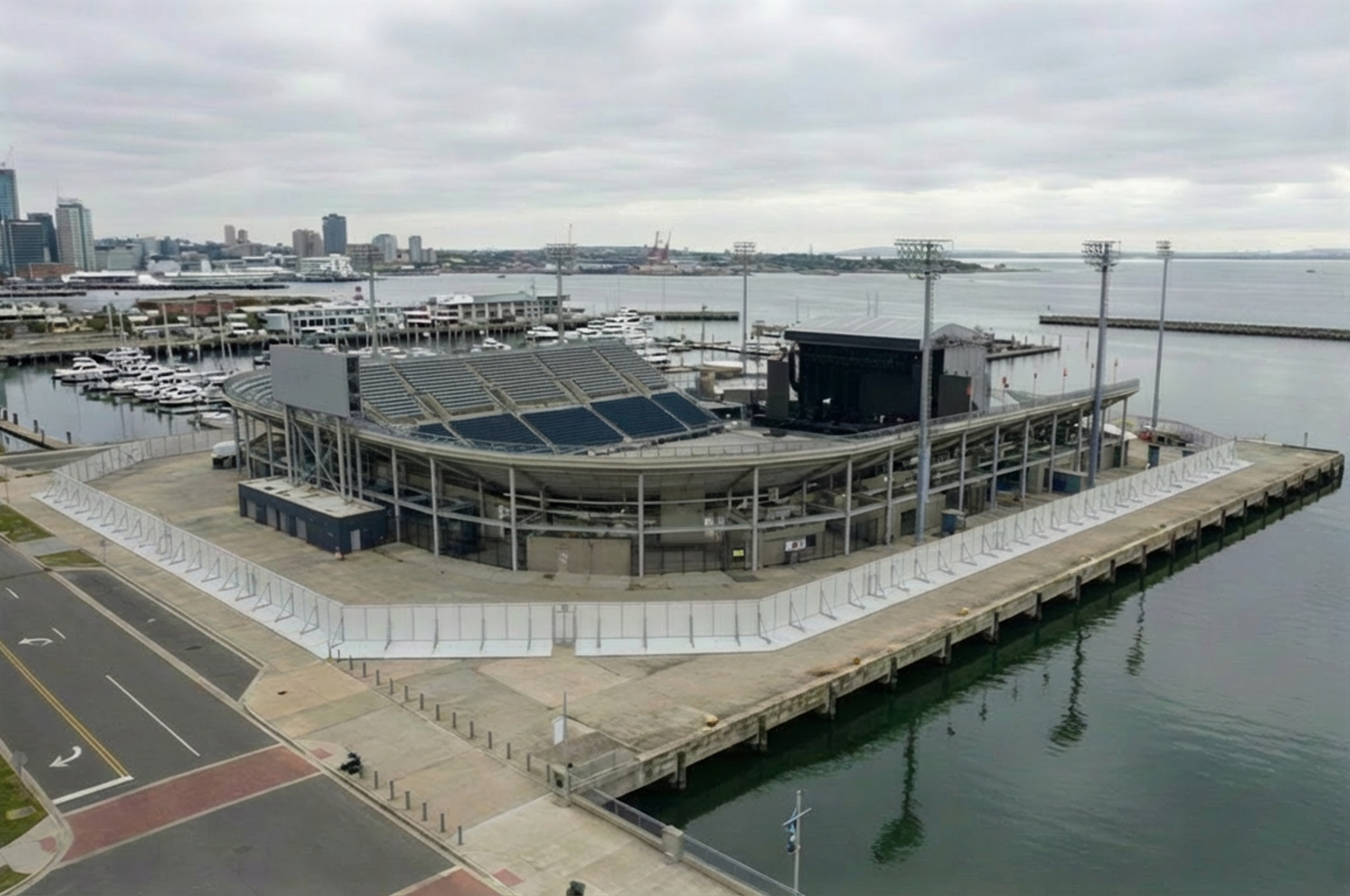 BlueFIN™ perimeter flood wall for infrastructure