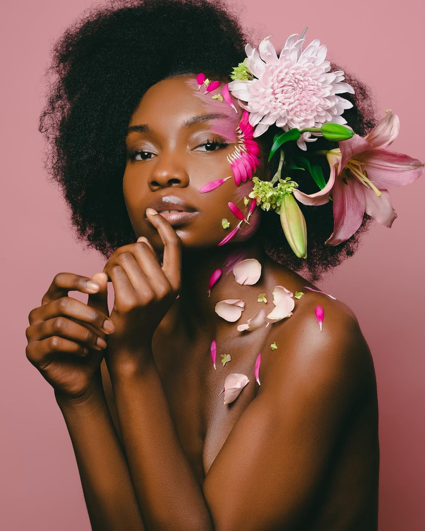 Just A Beautiful Flower Blossoming 
📸: @syasac