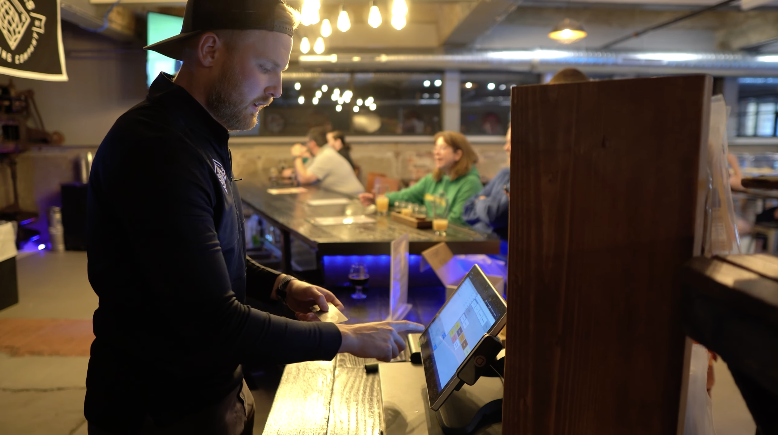 briar-brothers-brewing-gallery-interior-bar-1.png