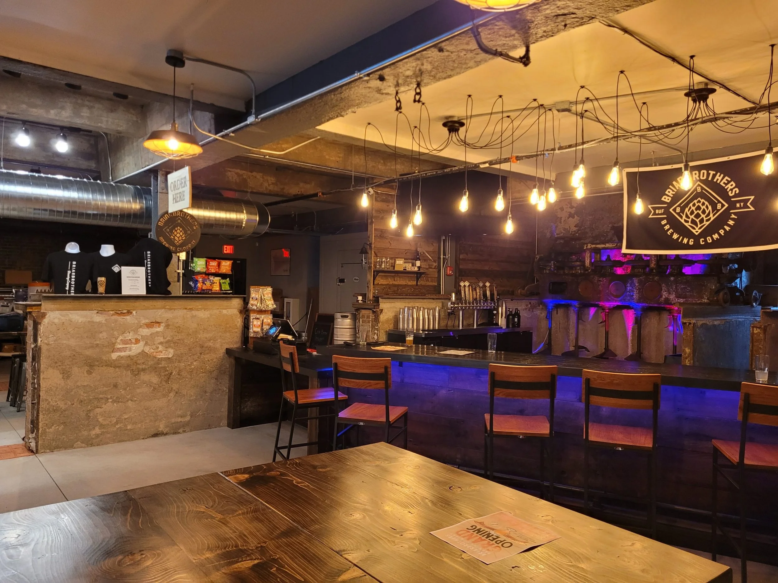 briar-brothers-brewing-gallery-interior-bar-seating-2.jpg
