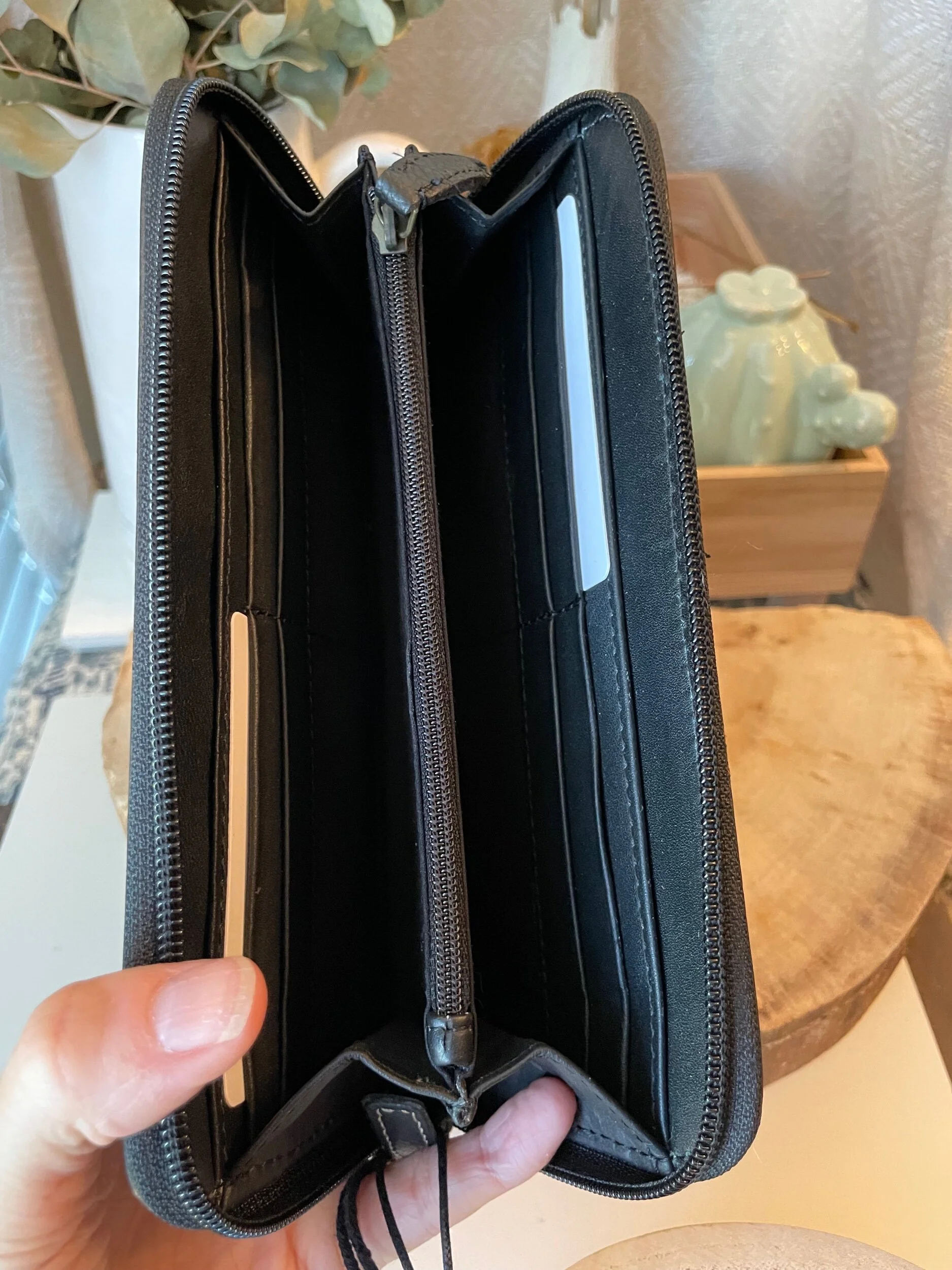 7741EC0C-BA2C-416F-B88F-78F711E3379F