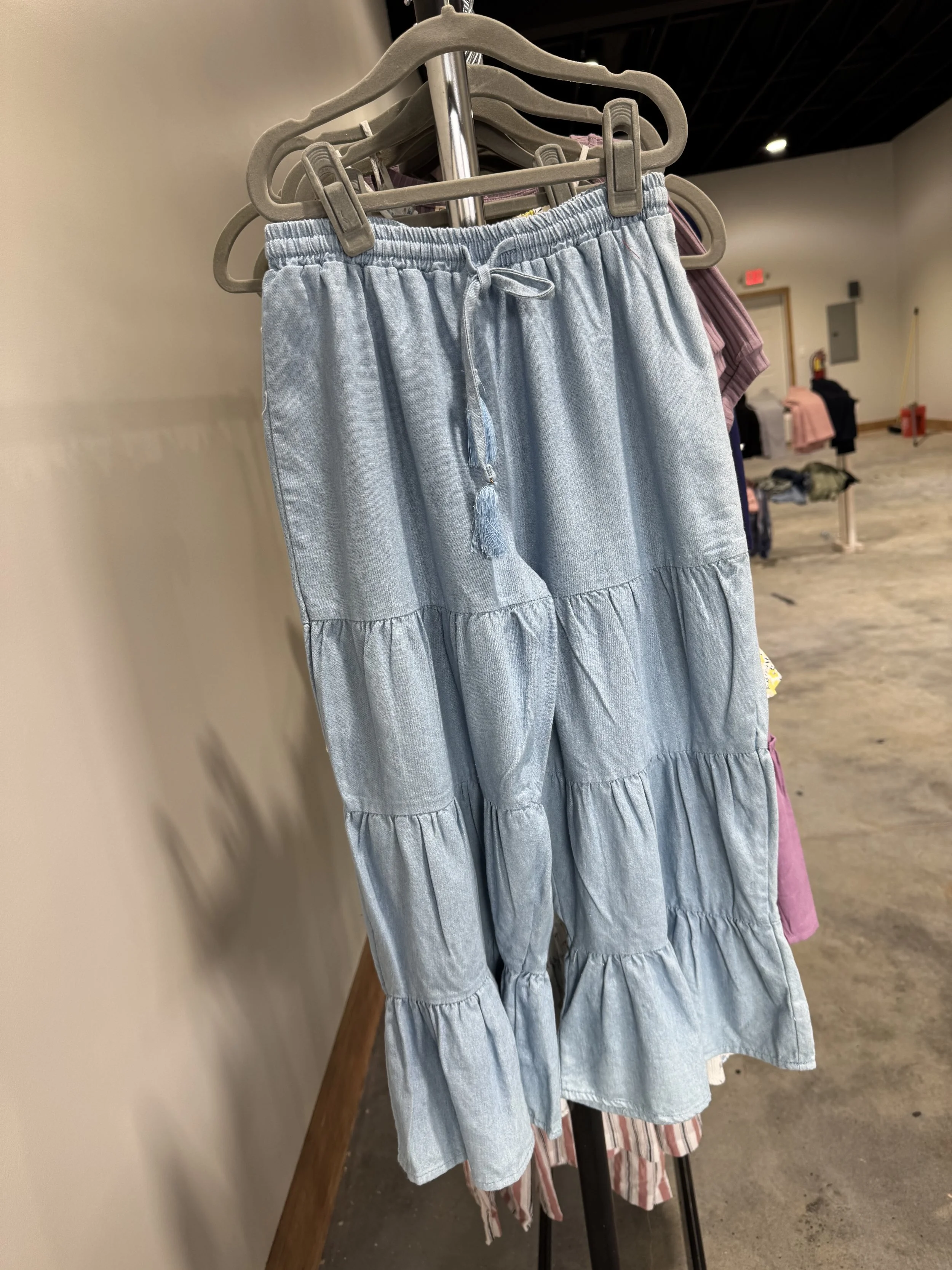 Ruffle Mid Length Stretch Denim Pants