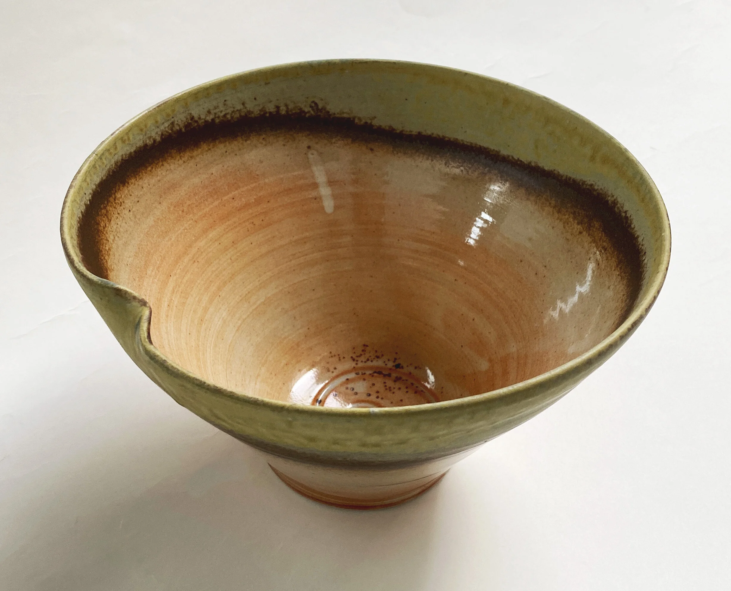 Bowl Ceramic 9“ x 5.75”
Retail: $65
Opening Bid; $32.50
