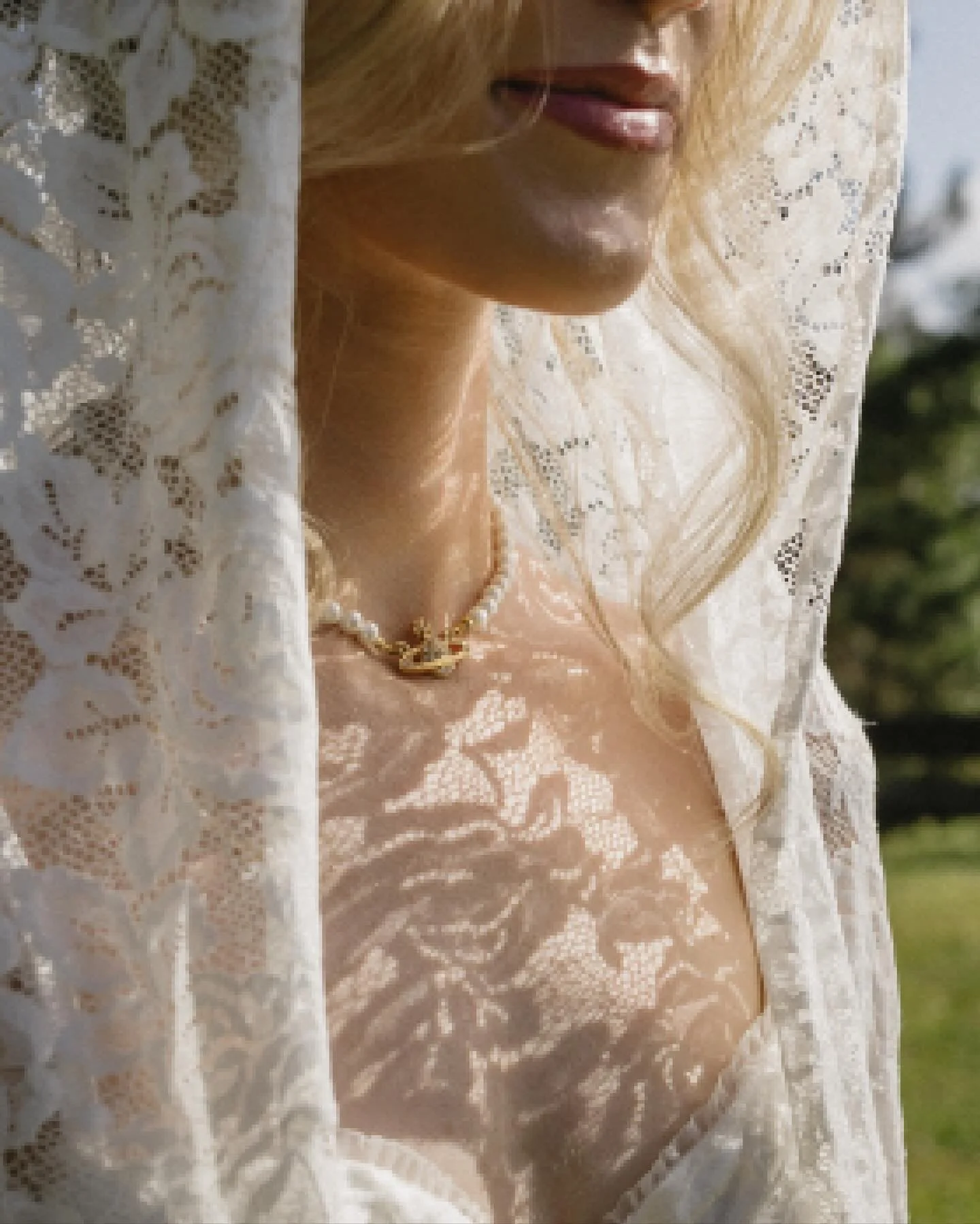 Lace + Lemons 

Photography, Styling &amp; Direction: @kaylee_seitter Creative Direction: @littlejeru Florals &amp; Styling: @fiddlyflorals Makeup: @makeupbycarlyb Hair: @pinned_hair Dress: @forloveandlemons Couple: @aliciakochh_ &amp; @olliekoch