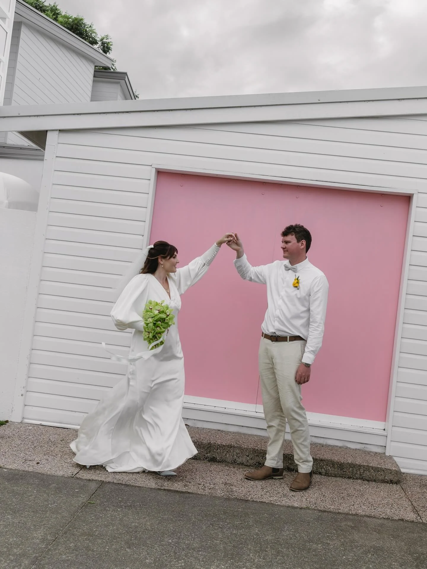 The sweetest couple ♡
Courtney &amp; Grant&rsquo;s extra-special surprise wedding

Such a beautiful day, filled with love and colour. Absolutely obsessed with the pops of colour at @hitchersloveshack and those to-die-for florals.. So incredibly dream