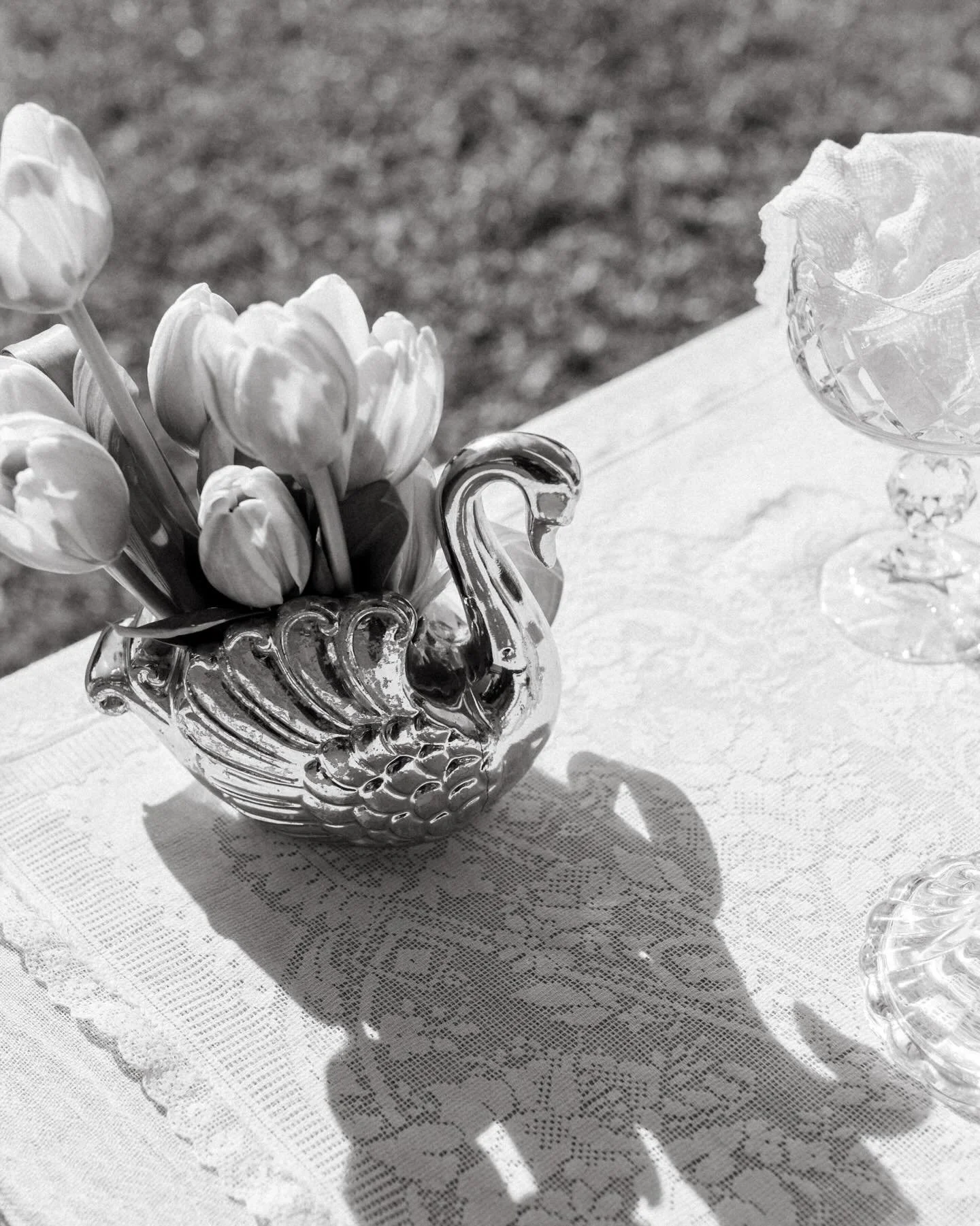 pretty little details and the most beautiful florals @fiddlyflorals