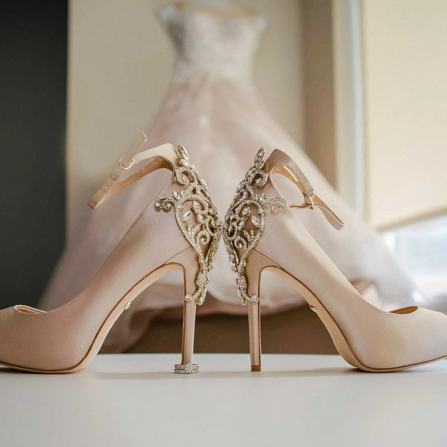 Simple, Clean and Beautiful Detail Picture 

www.weddingsinnergystudios.com

#weddingshoes #weddingdress #weddingrings #weddingring #topweddingphotographer #topweddingvideographer #topweddingcinematography