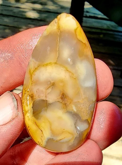 Polished yellow agate