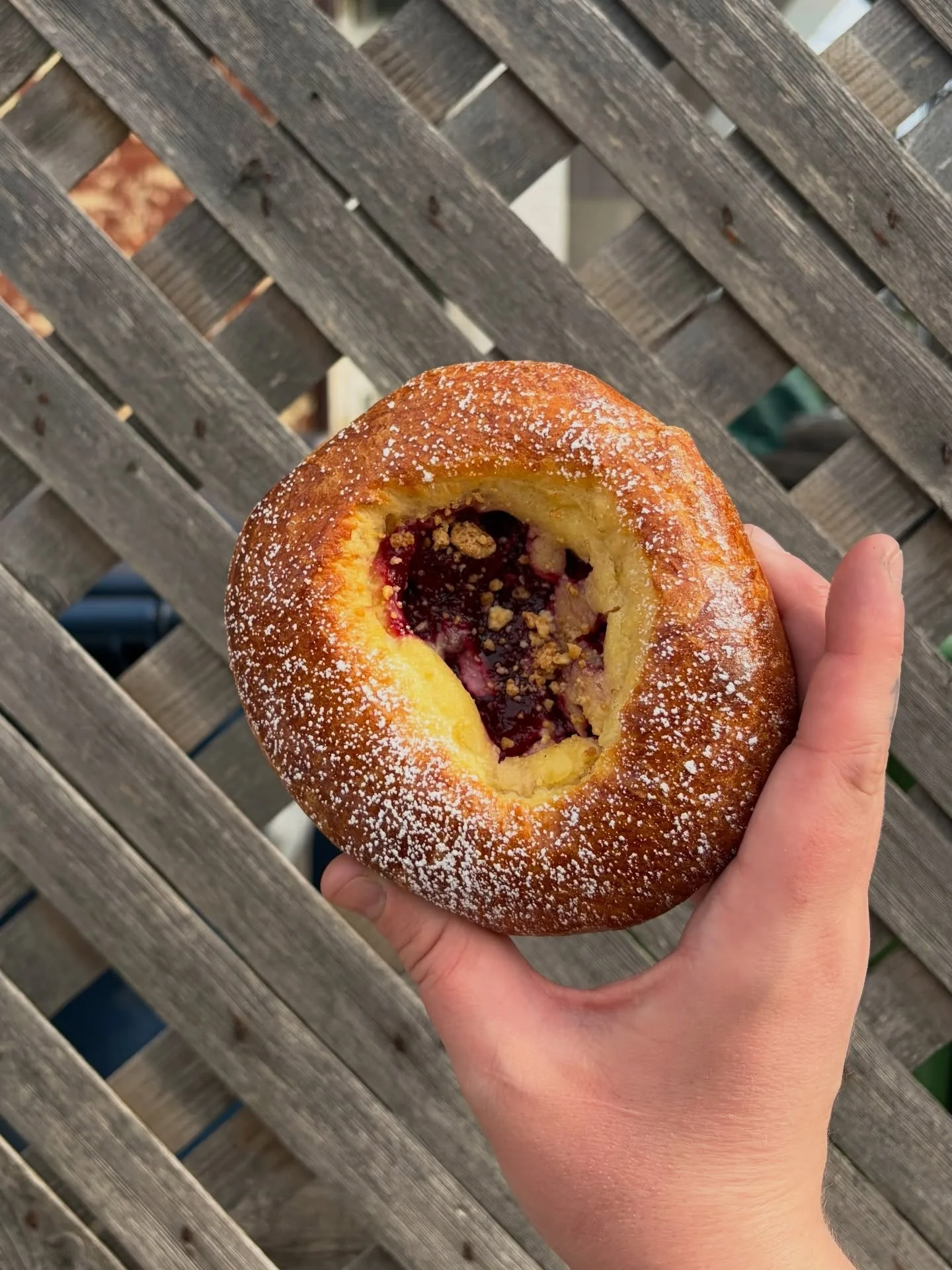 CHERRY CHEESECAKE BRIOCHE 🍒🌸 our brioche bun filled with cherry jam, cheesecake filling, and topped with a white chocolate crumble 🤤 These are available Friday-Sunday right now, from when we open until we sell out. Do not miss these ones!!

#baker