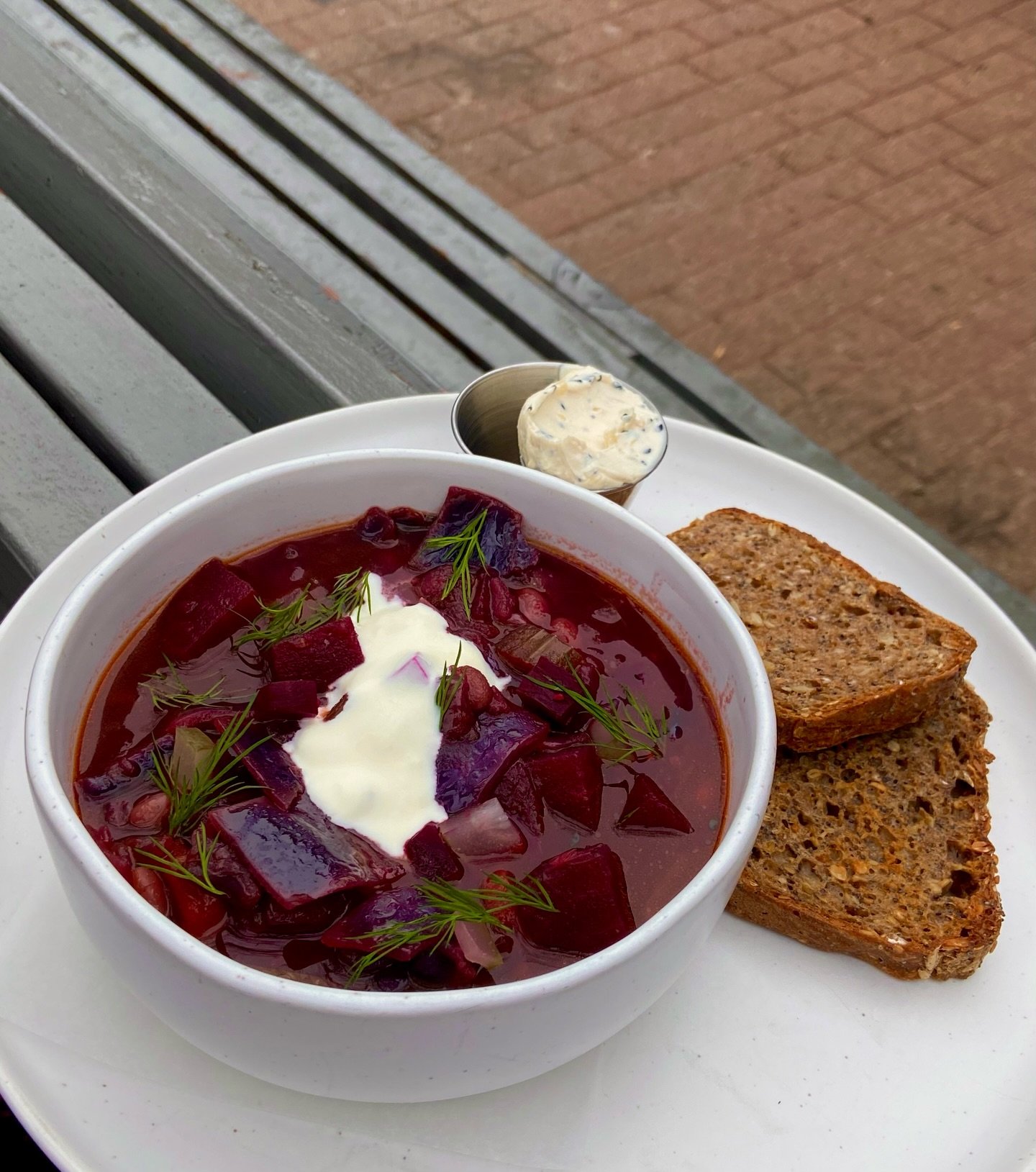 WHITE BEAN BORSCHT! Beets, navy beans, red cabbage, pickles and potatoes with a dollop of cr&egrave;me fra&icirc;che. Served with our sourdough seeded rye and everything-bagel cream cheese on the side! Available all weekend for lunch &hearts;️🫜

#to
