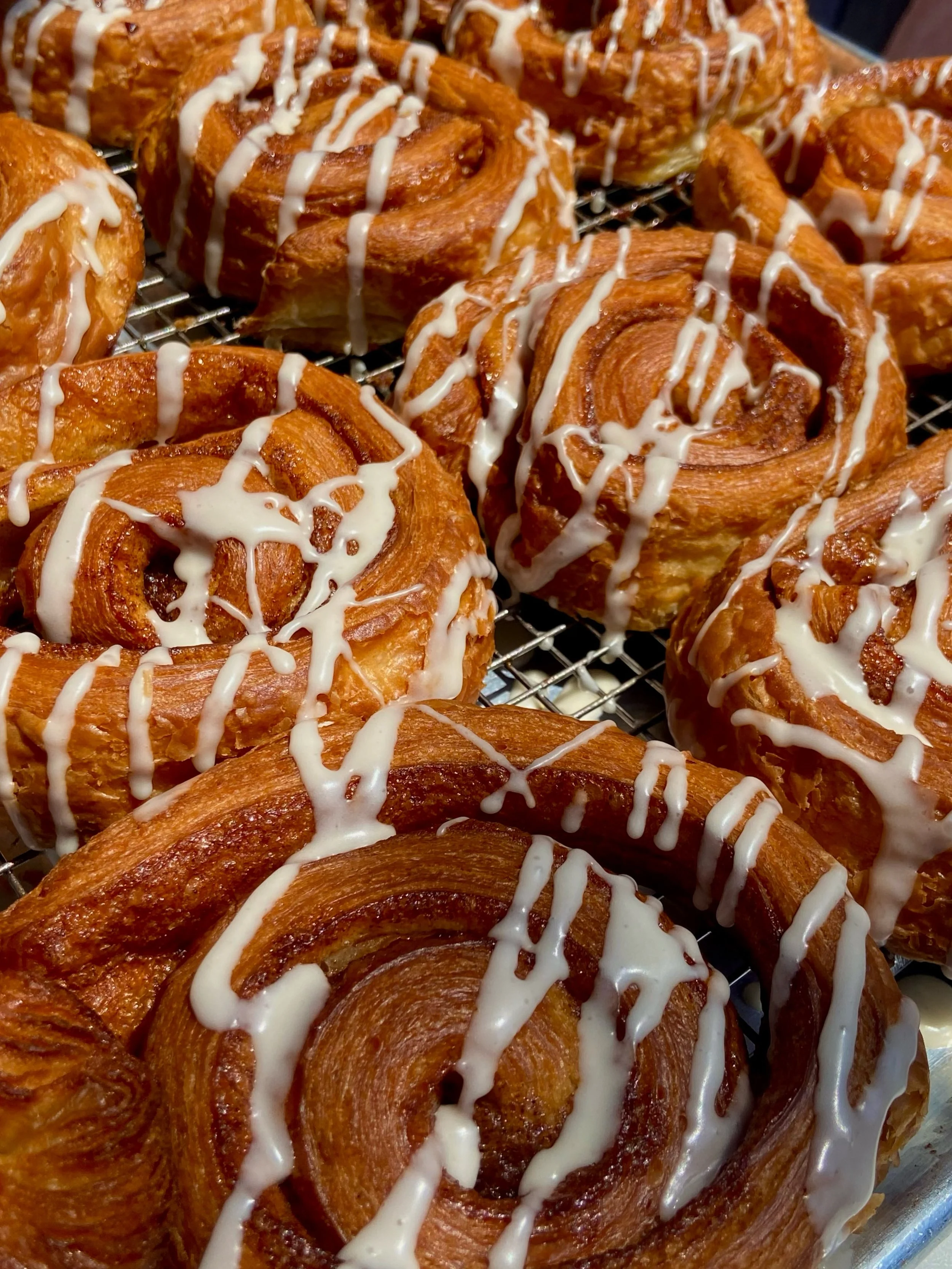 Have you tried our cinnamon buns yet? They&rsquo;re gooey like a cinnamon bun and flaky like a croissant 🤤 These beauties hit our case around 11 on Fridays, Saturdays and Sundays! 🌀🌀🌀 

#torontofood #yyzfood #yyzeats #cinnamonbun #torontobakery