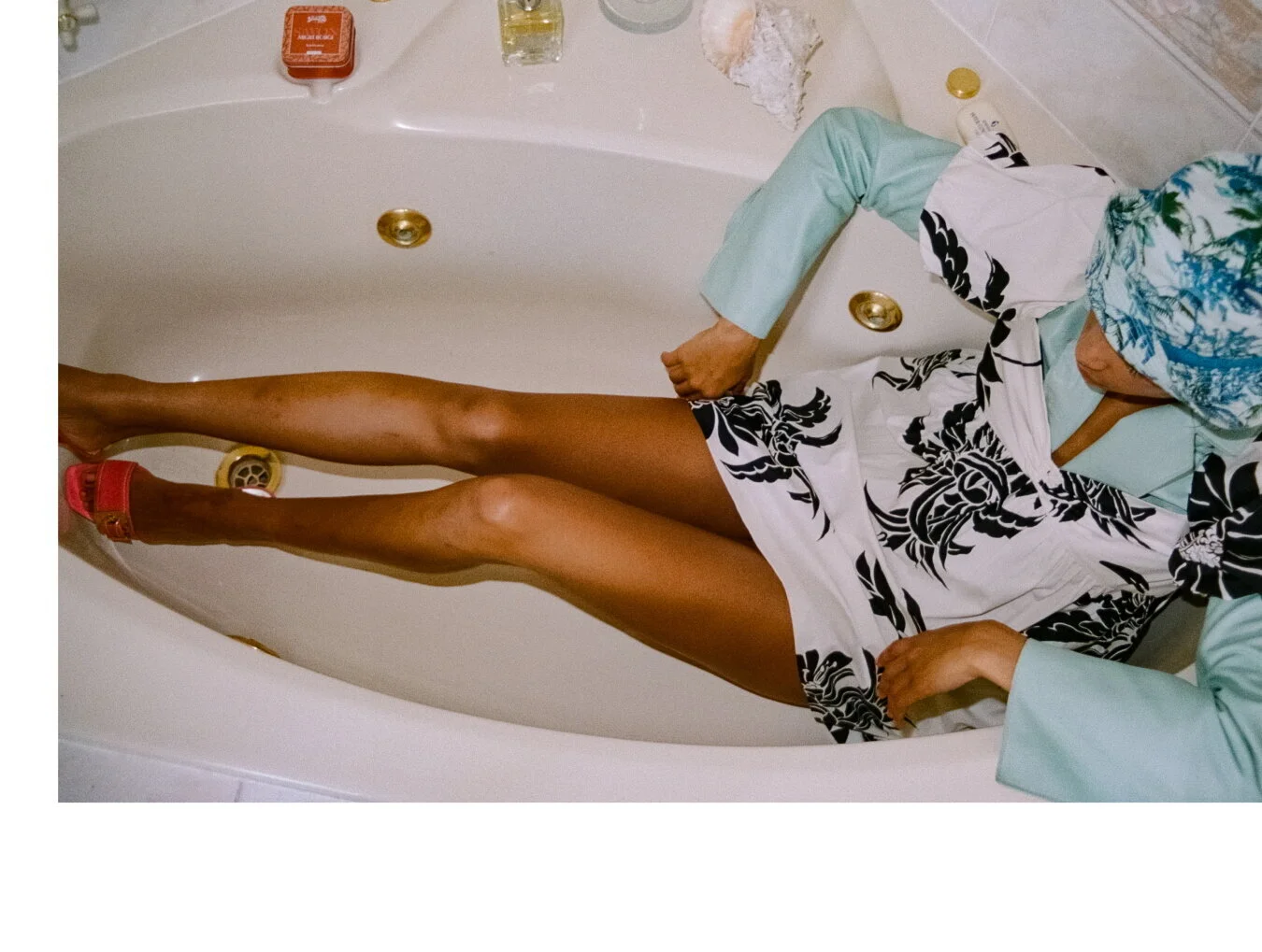 Blazer Jacki Lestrange Dress Zara, Hat Lacoste, Earrings Remmy, Shoes Guess