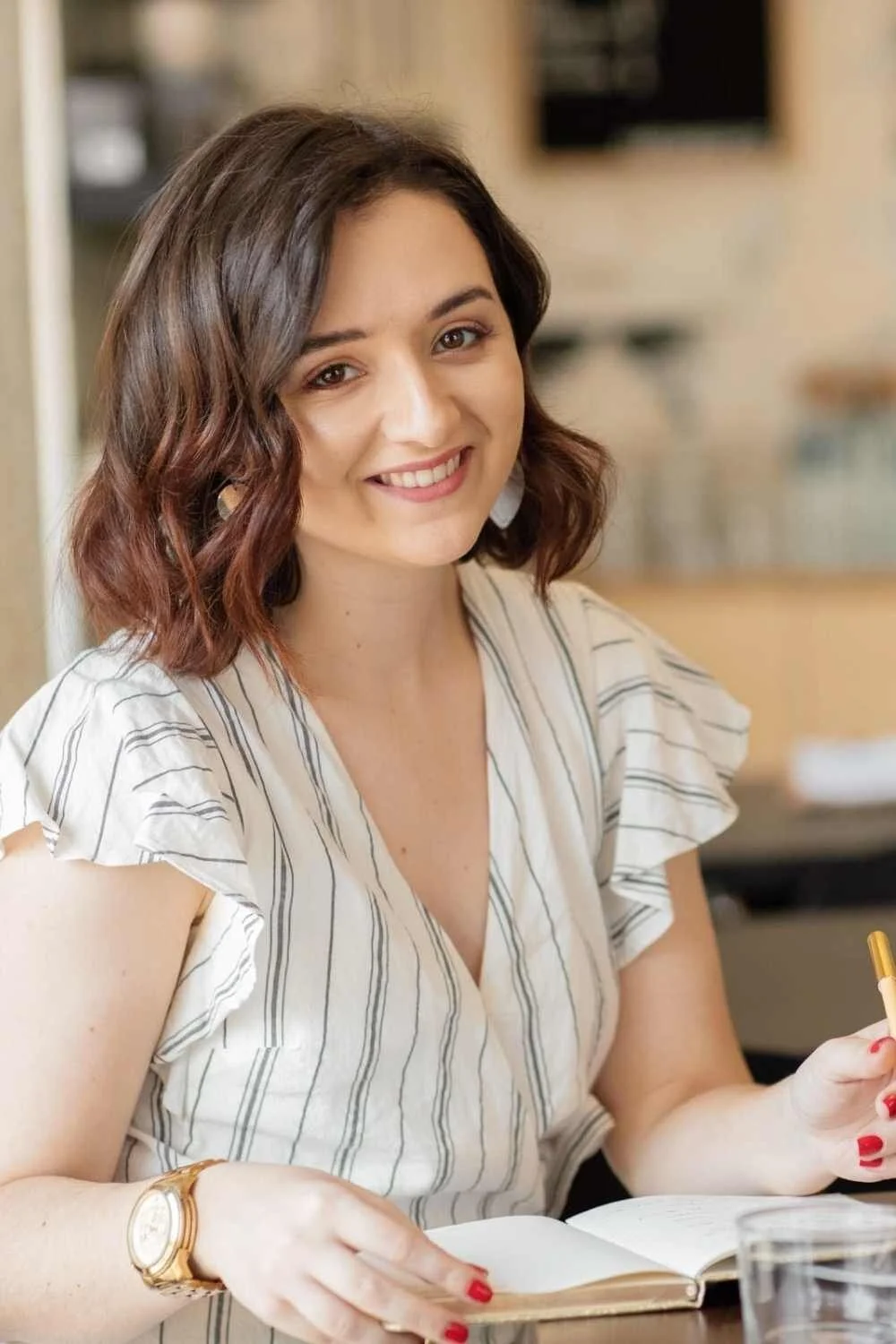 Alarna Hope in an Image Consultation