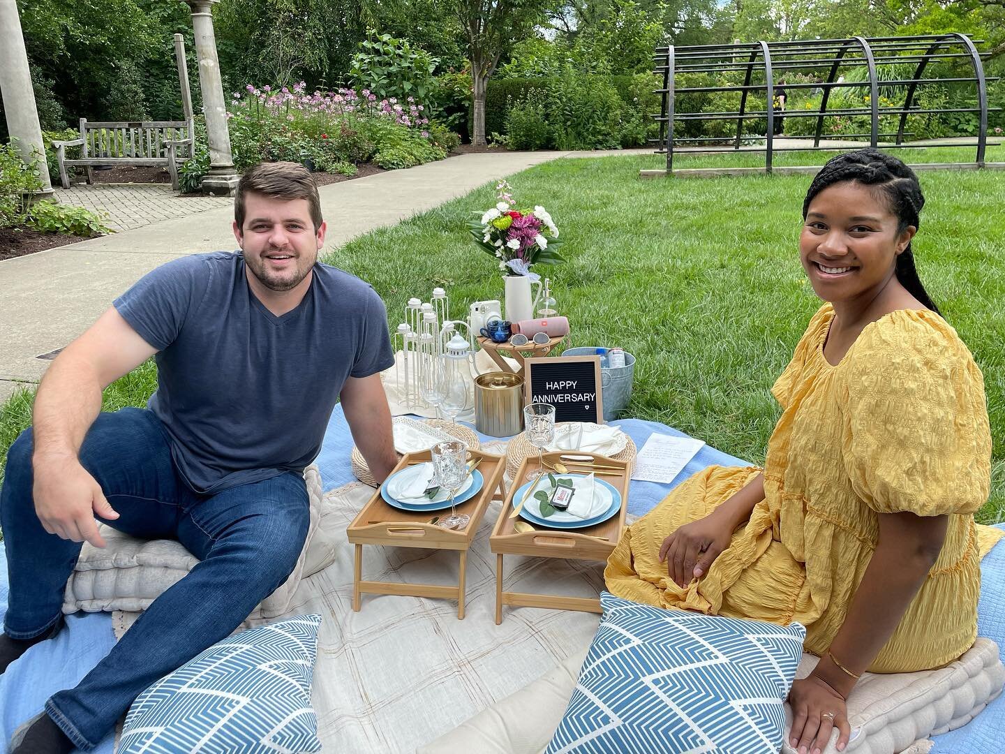 Happy anniversary to this beautiful couple! In the most serendipitous moment, we set up their picnic in the same spot they got married! 🎉💙

#picnicdate #picnicandchill #anniversary #anniversarynight #anniversarydate #loveisintheair #naturedate #rom