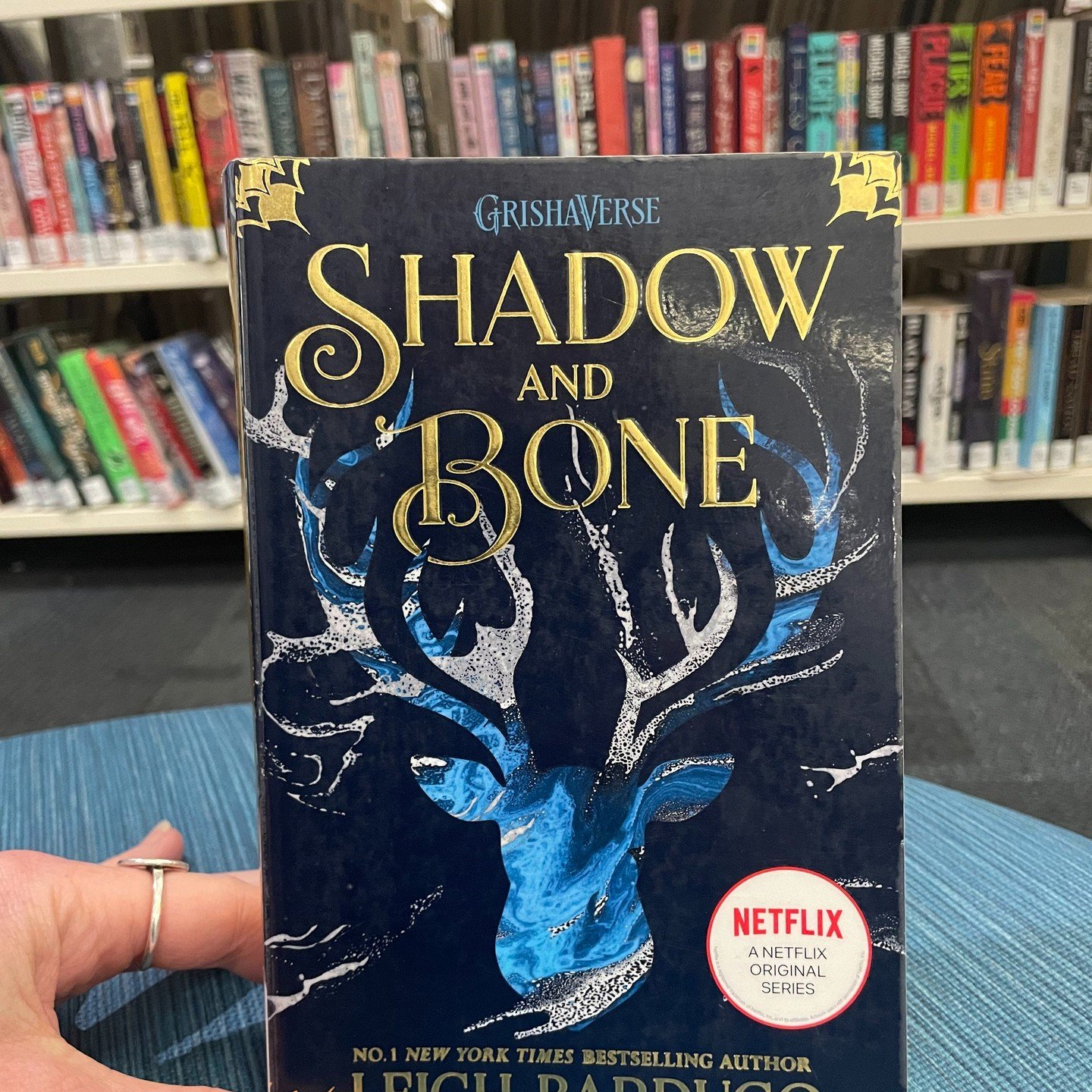 Leigh Bardugo's Shadow &amp; Bone is our YA bookclub pick for June! Grab a free copy from the Mildura library and join other school-aged readers for snacks and chat - sign up via Eventbrite 📚⭐️🌈