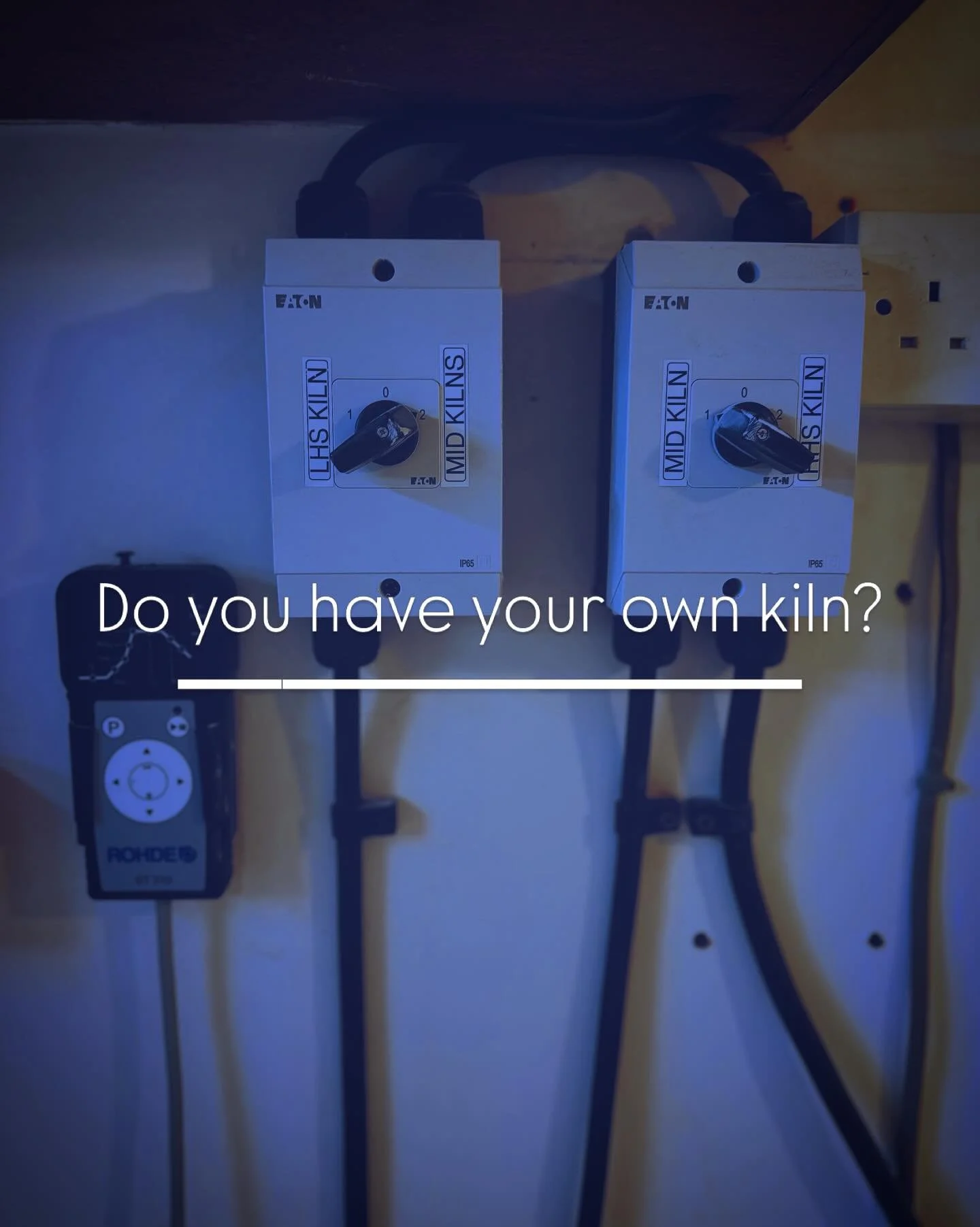 At events I frequently get asked if I have my own kiln. I actually have three of them in this very tight space. I work with both Rhode and Kittec kilns. One of the kilns I use solely for biscuit firing and the other two glazing. Due to the tight spac