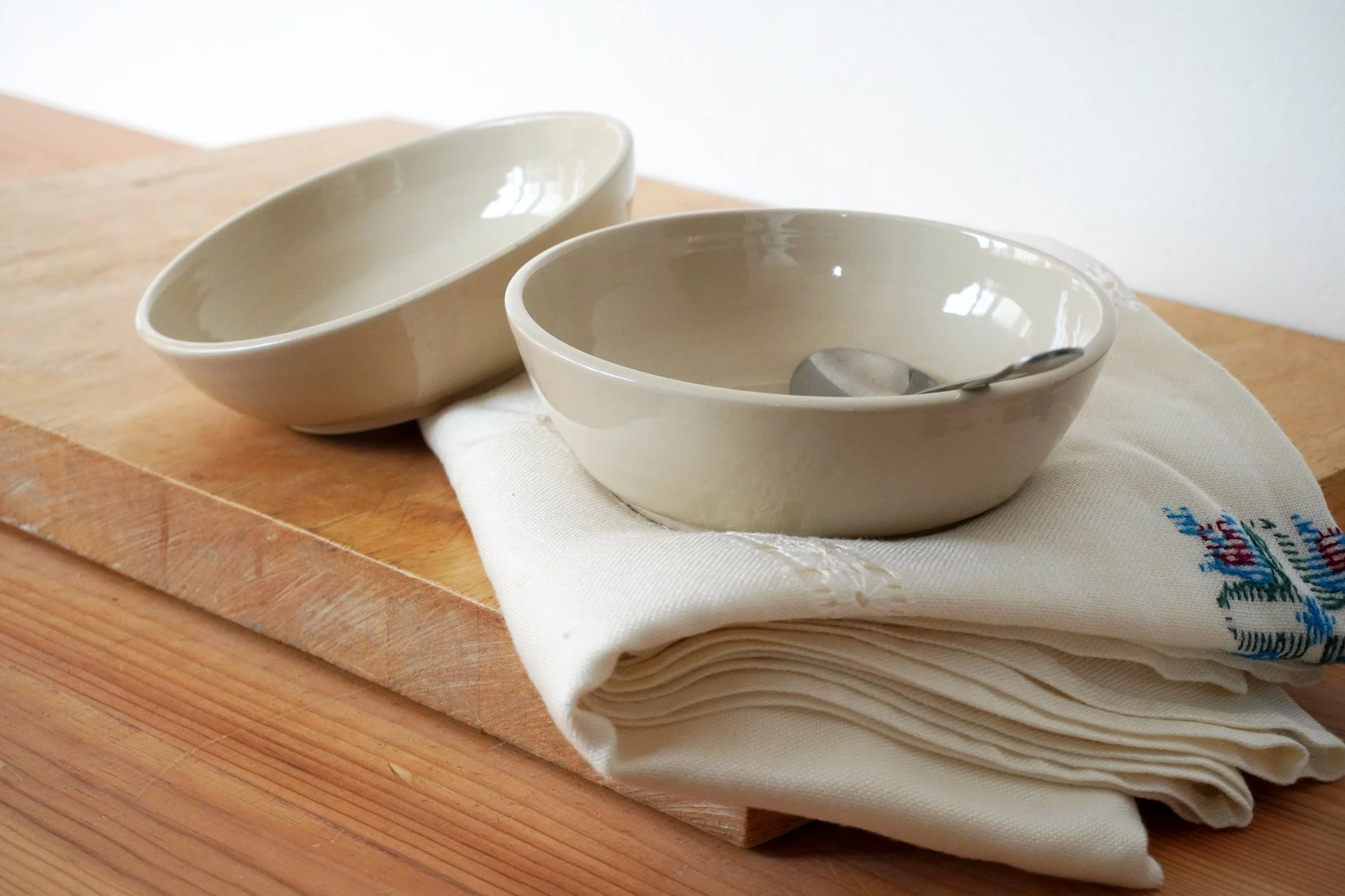 The salad bowls can be glazed with a colour of your choice from the glaze chart