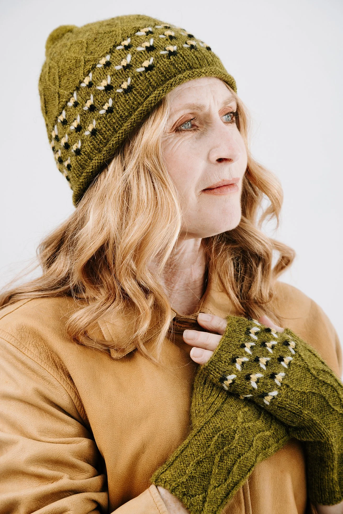 Beeline Hat and Mitts by Sue Holt.jpg