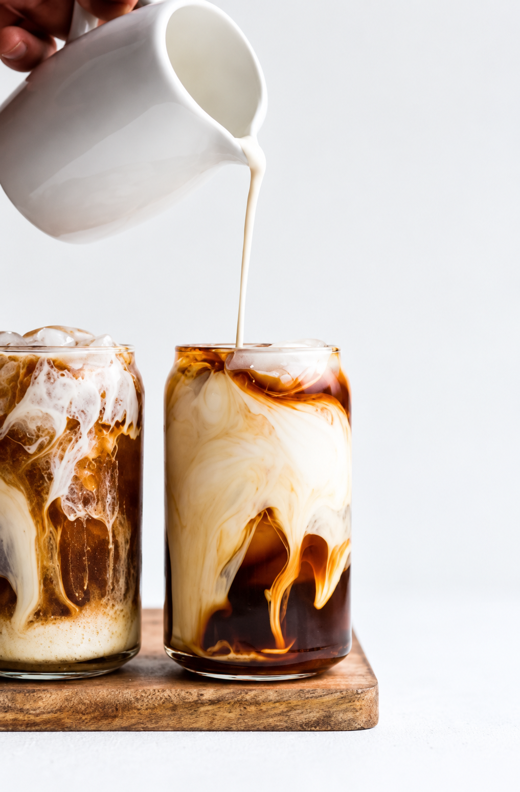 Café gelado com creme em espiral.png