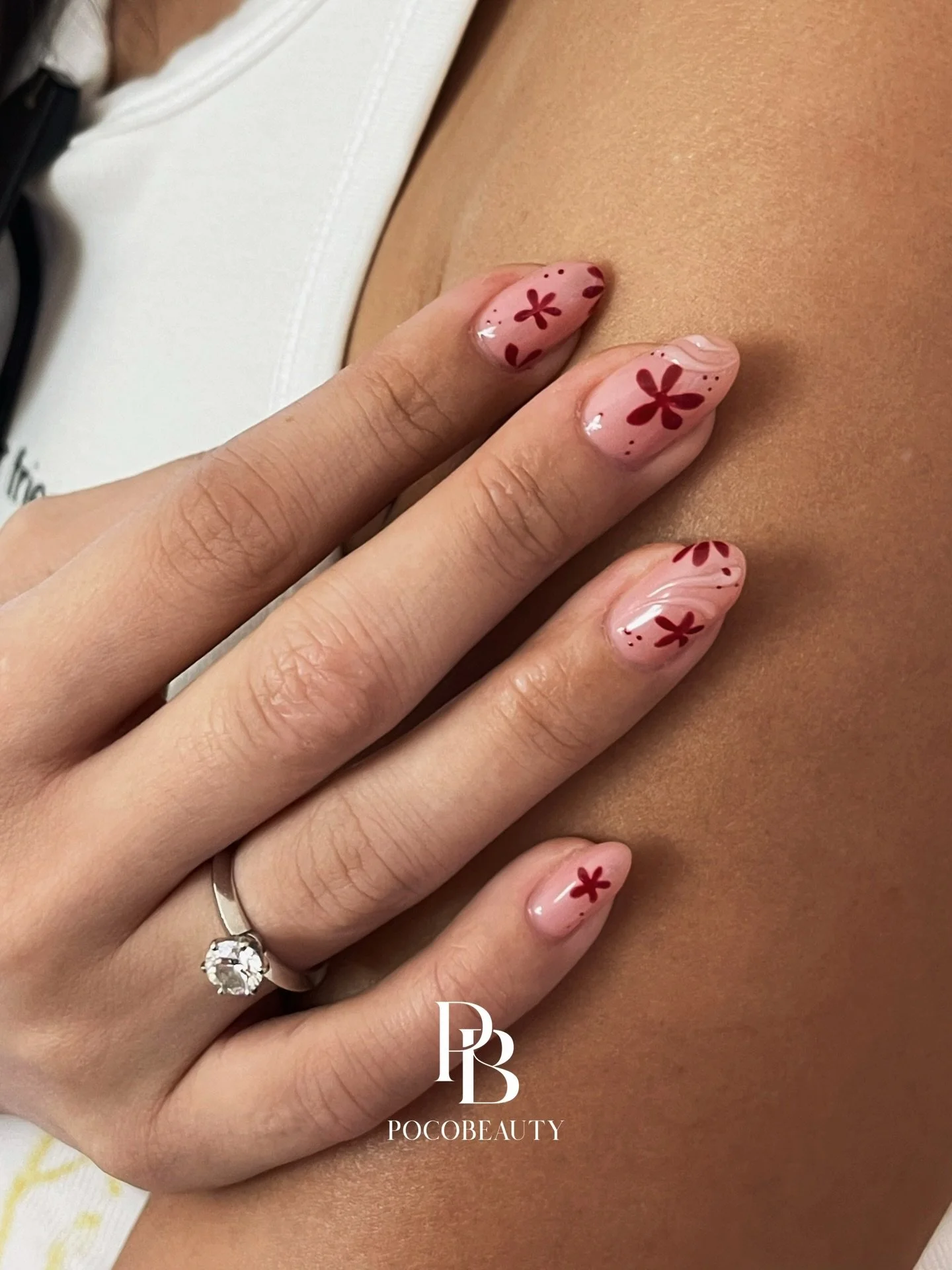 Can&rsquo;t get flowers? Paint them instead 💅🌸

Pocobeauty 
1 min from Chinatown MRT | 2 mins from Maxwell MRT