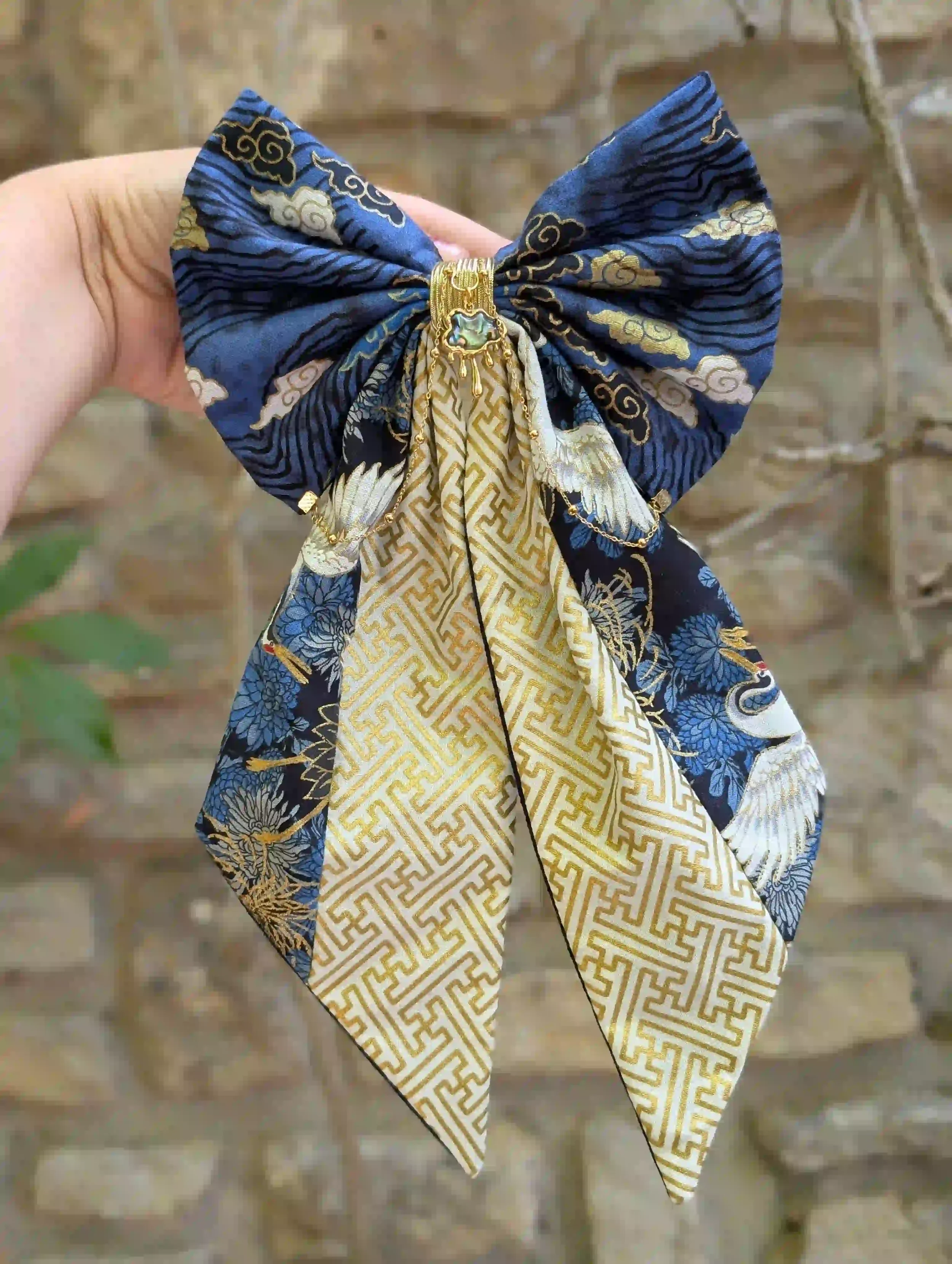 noeud-bijou-cheveux-japonais-bleu-dore-fait-main.webp