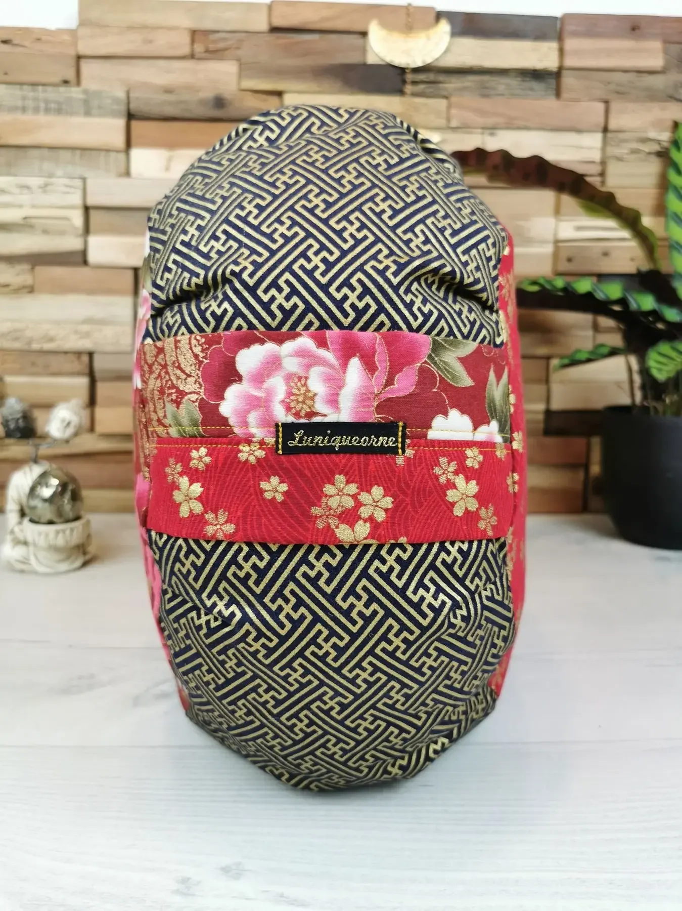 Rondo Shakudzuru en coton japonais noir, rouge et doré vu de face