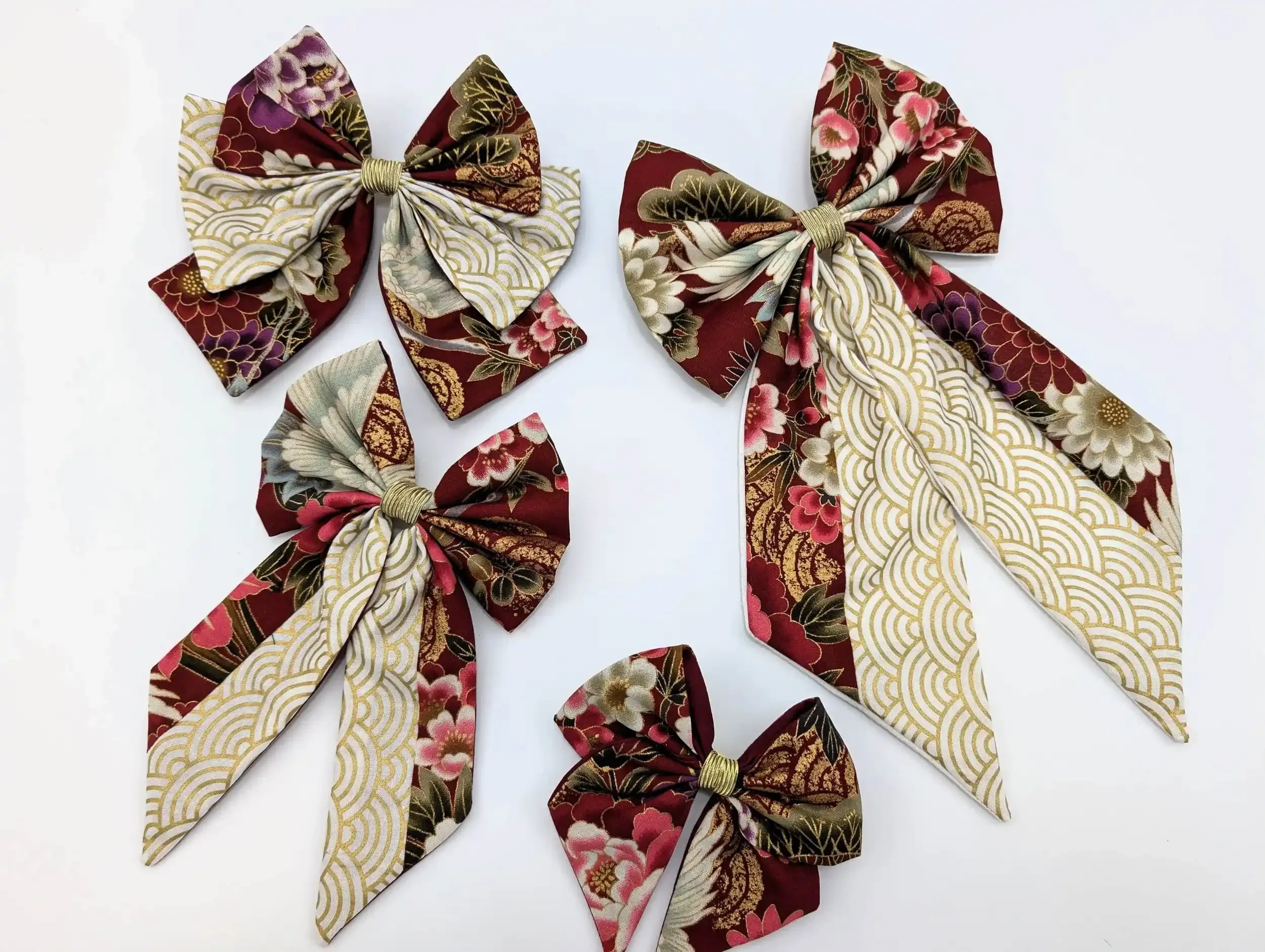 accessoir pour cheveux artisanal Tsuru or rouge aux motifs japonais élégants et finitions soignées.