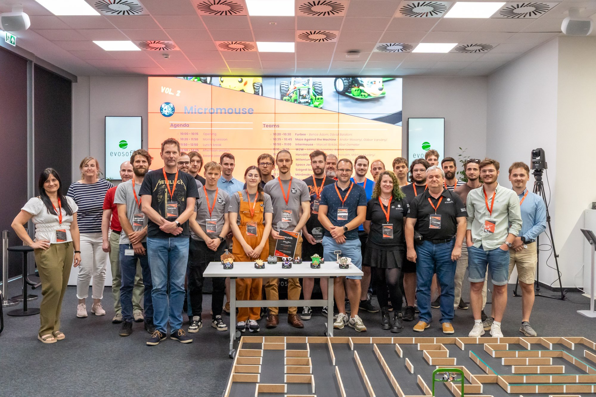 🐭 Micromouse 2.0 – Robot mice in the evosoft maze