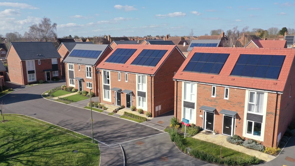 upowa-roof-integrated-solar-panel-installations-st-modwen-homes-wantage.JPG