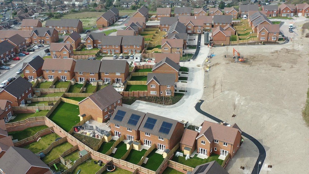 upowa-roof-integrated-solar-panels-thakeham-group-portslade-housing-development.jpg