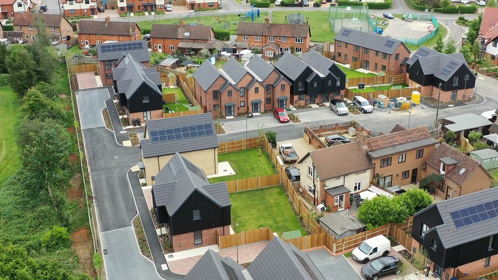 upowa-roof-integrated-solar-solution-thakeham-group-ockford-ridge-housing-development.jpg
